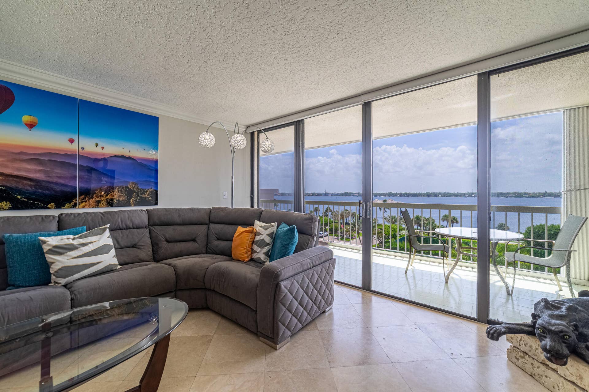 3250 S Ocean Boulevard, #507n, Palm Beach, FL 33480 Livingroom-View