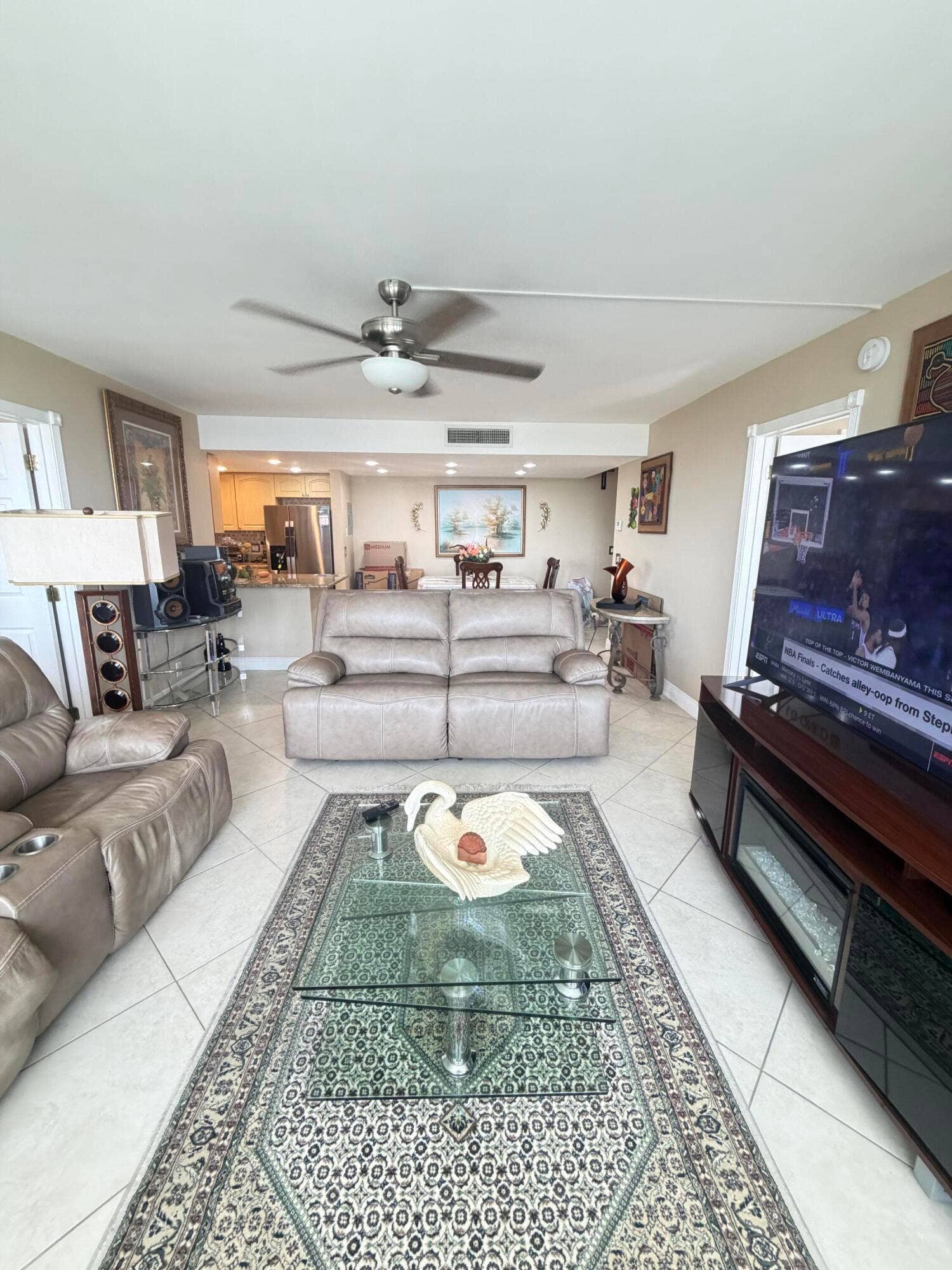 336 Golfview Road, #706, North Palm Beach, FL 33408 Living Room