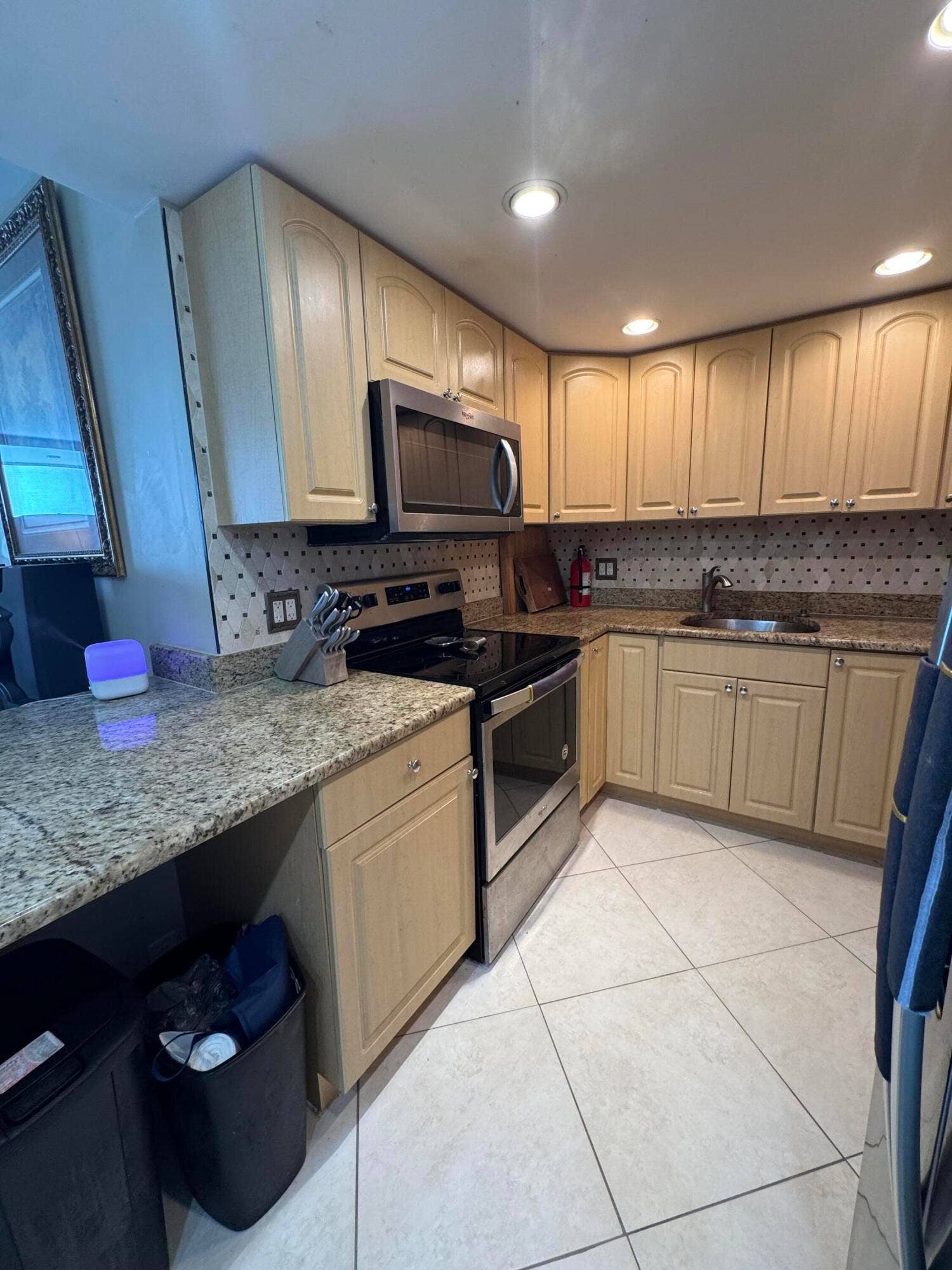 336 Golfview Road, #706, North Palm Beach, FL 33408 Kitchen