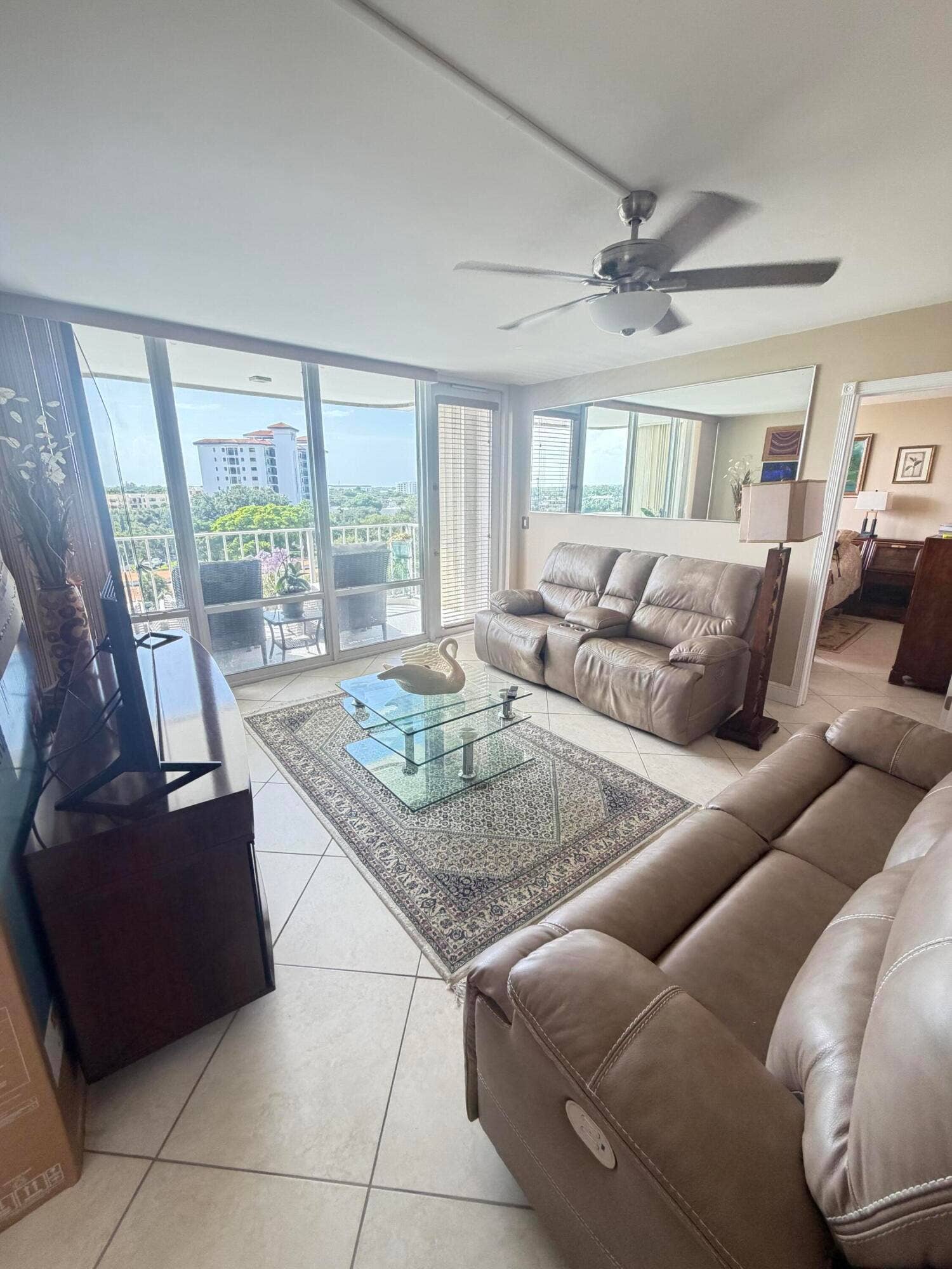 336 Golfview Road, #706, North Palm Beach, FL 33408 Living Room