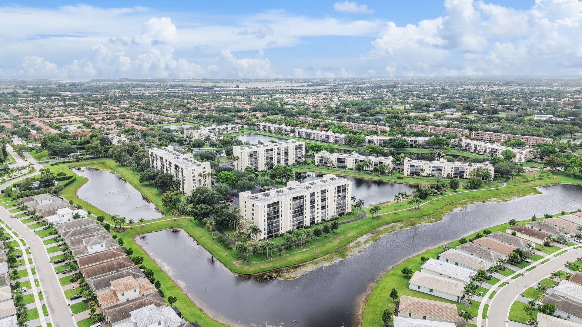 7260 Kinghurst Drive, #205, Delray Beach, FL 33446 4-web-or-mls-DJI_20260528141551_0979_D