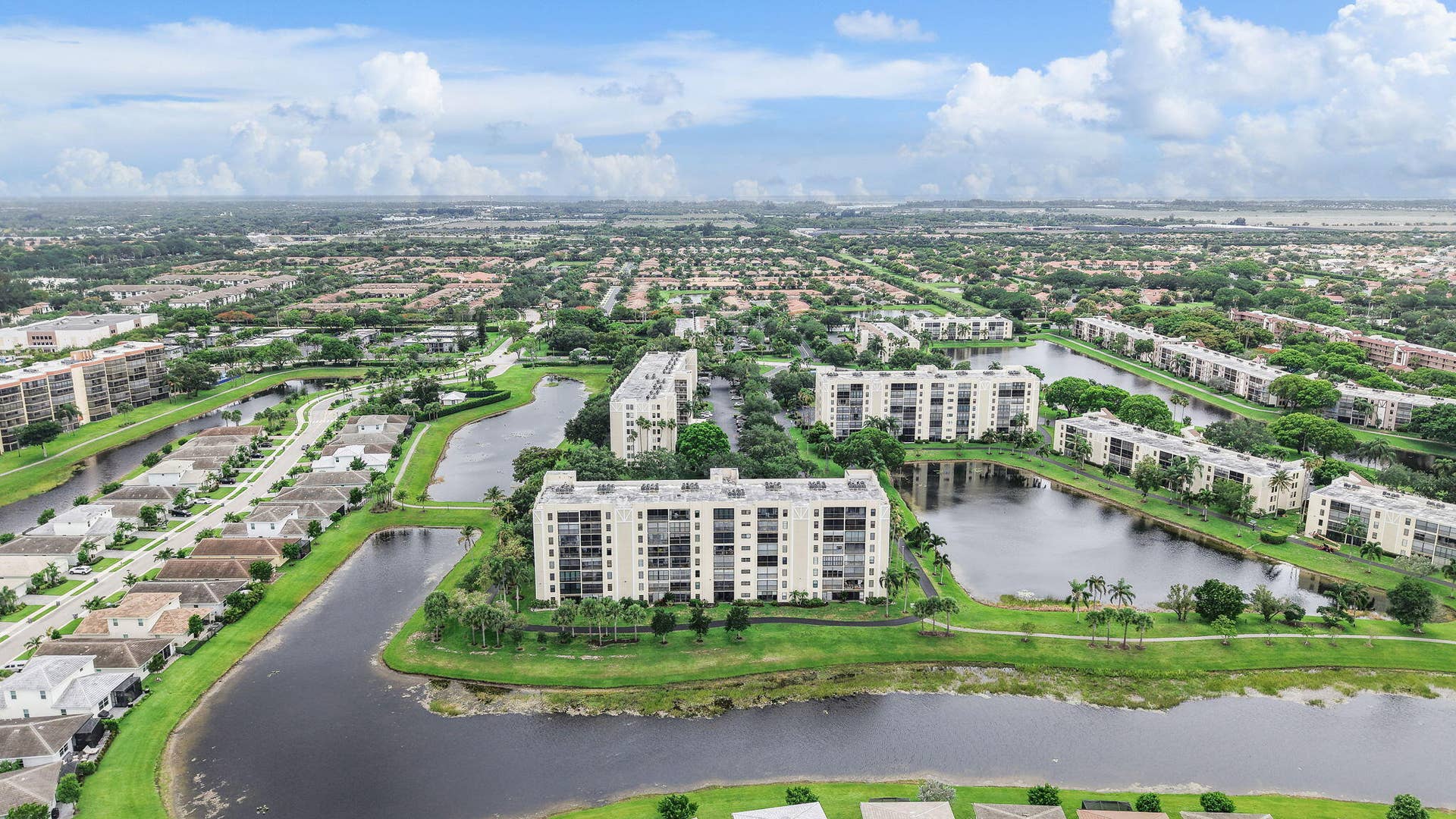 7260 Kinghurst Drive, #205, Delray Beach, FL 33446 5-web-or-mls-DJI_20260528141607_0982_D