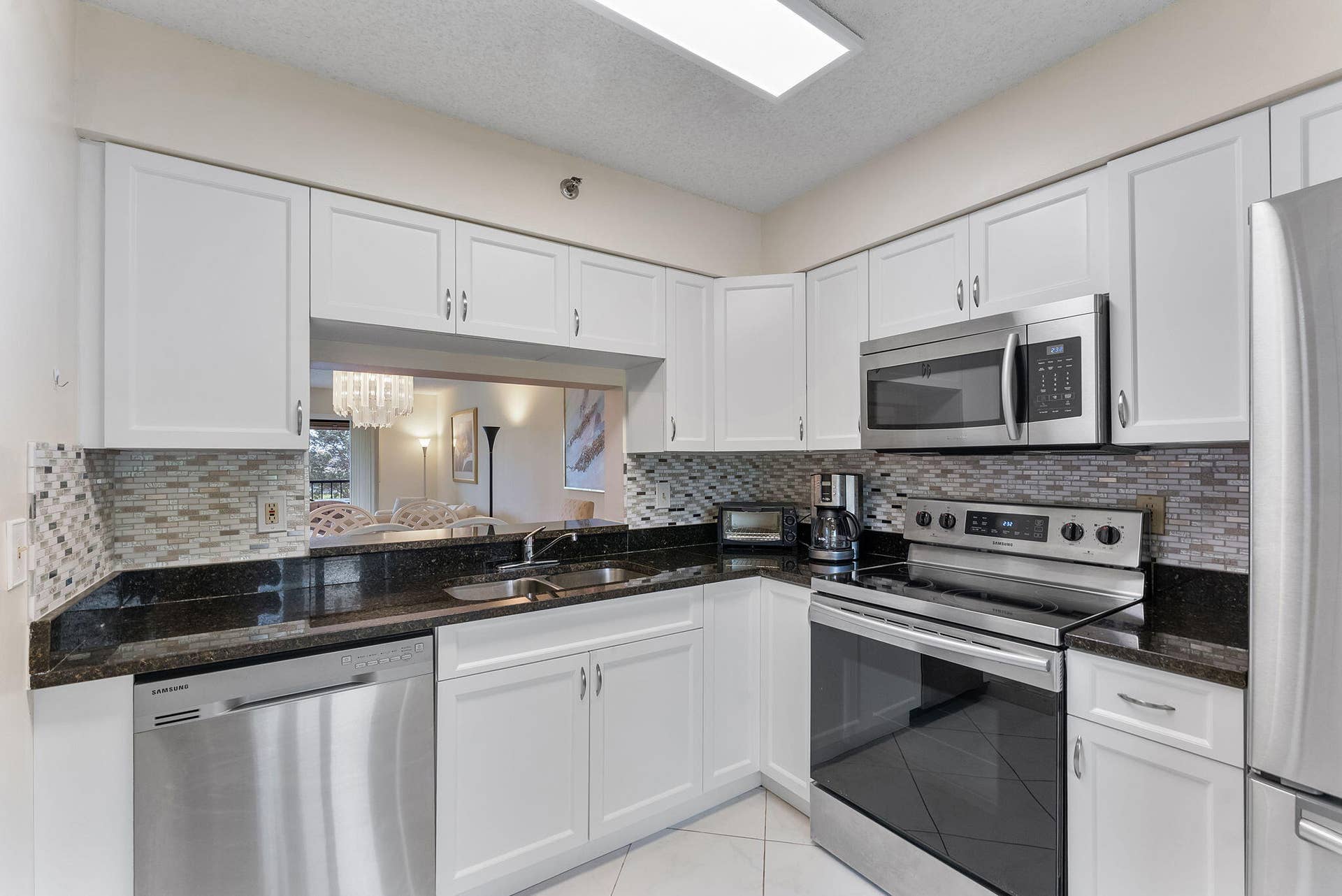 7260 Kinghurst Drive, #205, Delray Beach, FL 33446 Kitchen Area