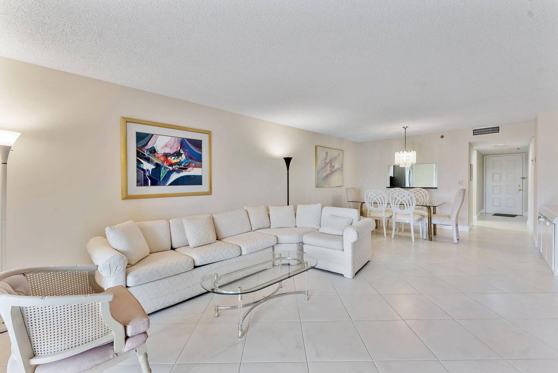 7260 Kinghurst Drive, #205, Delray Beach, FL 33446 Living Area