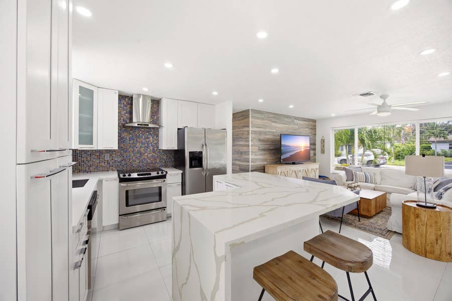 Property photo for 817 SE 16th Street, Deerfield Beach, FL