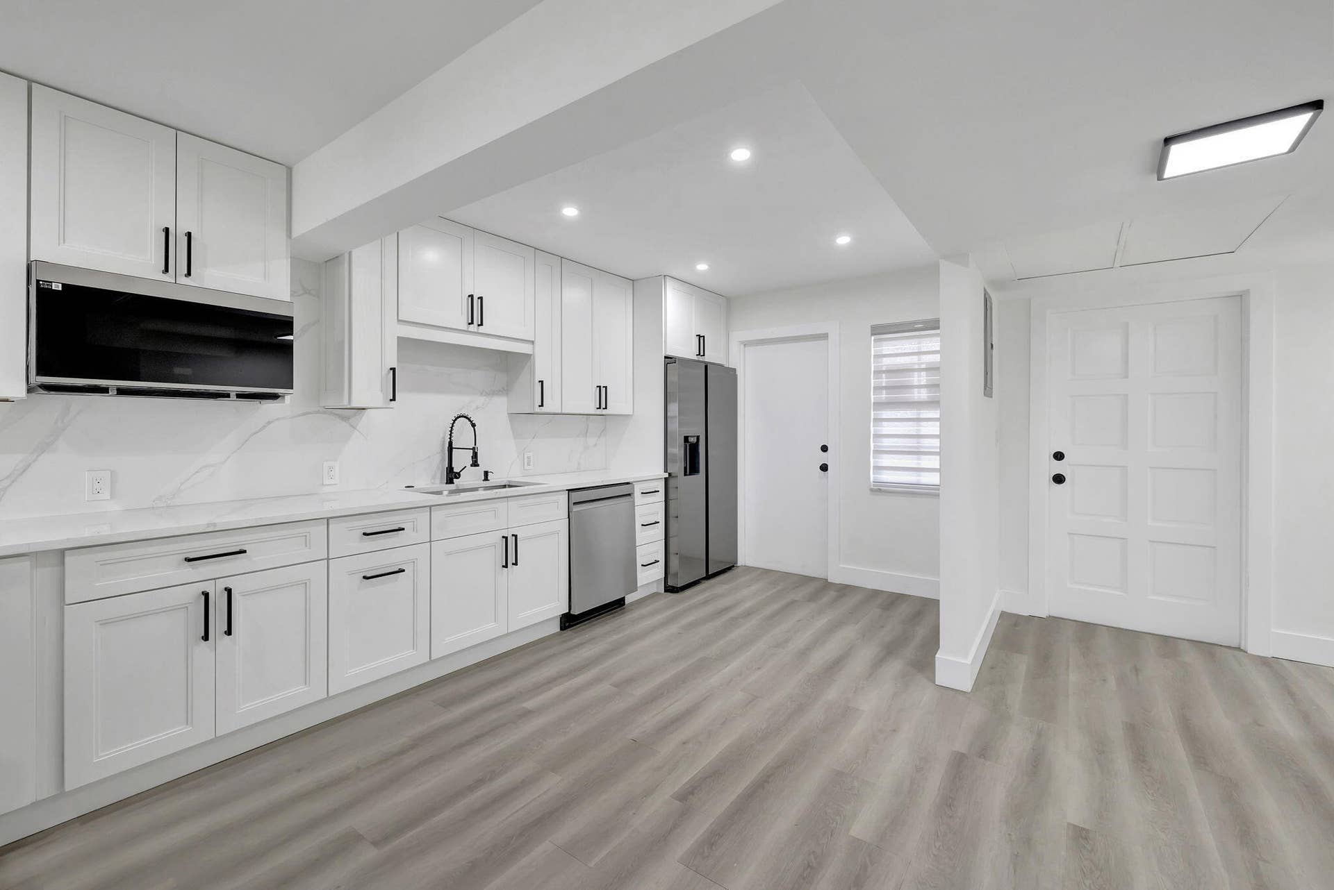 3050 N Palm Aire Drive, #704, Pompano Beach, Pompano Beach, FL 33069 Kitchen