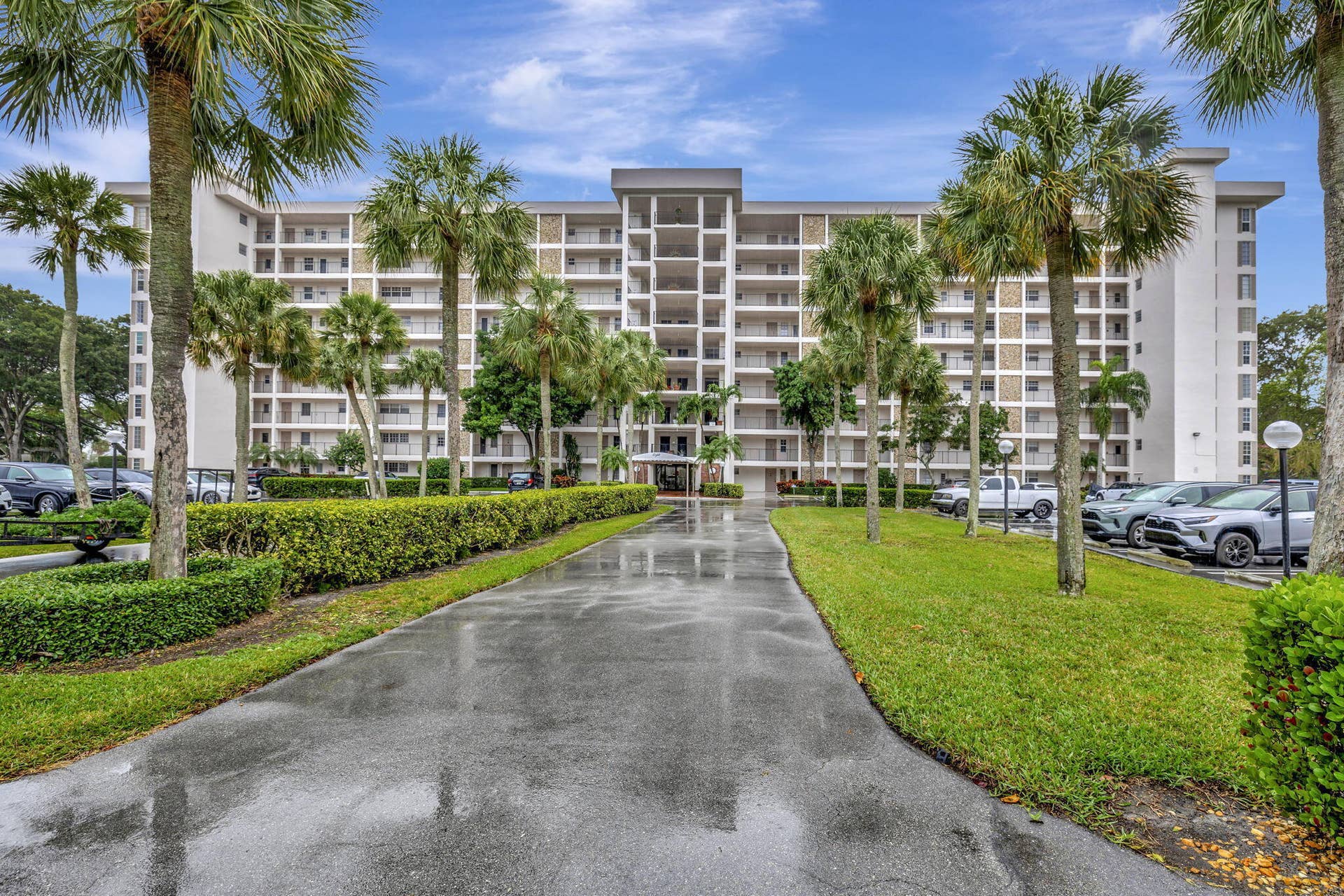 3050 N Palm Aire Drive, #704, Pompano Beach, Pompano Beach, FL 33069 1-web-or-mls-3W7A8529