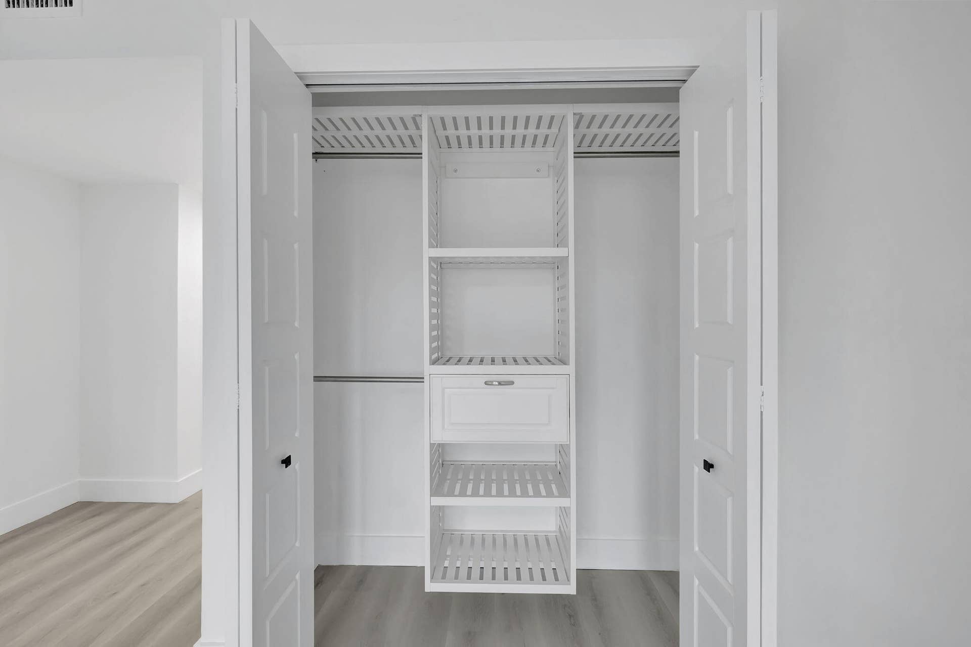3050 N Palm Aire Drive, #704, Pompano Beach, Pompano Beach, FL 33069 Pantry
