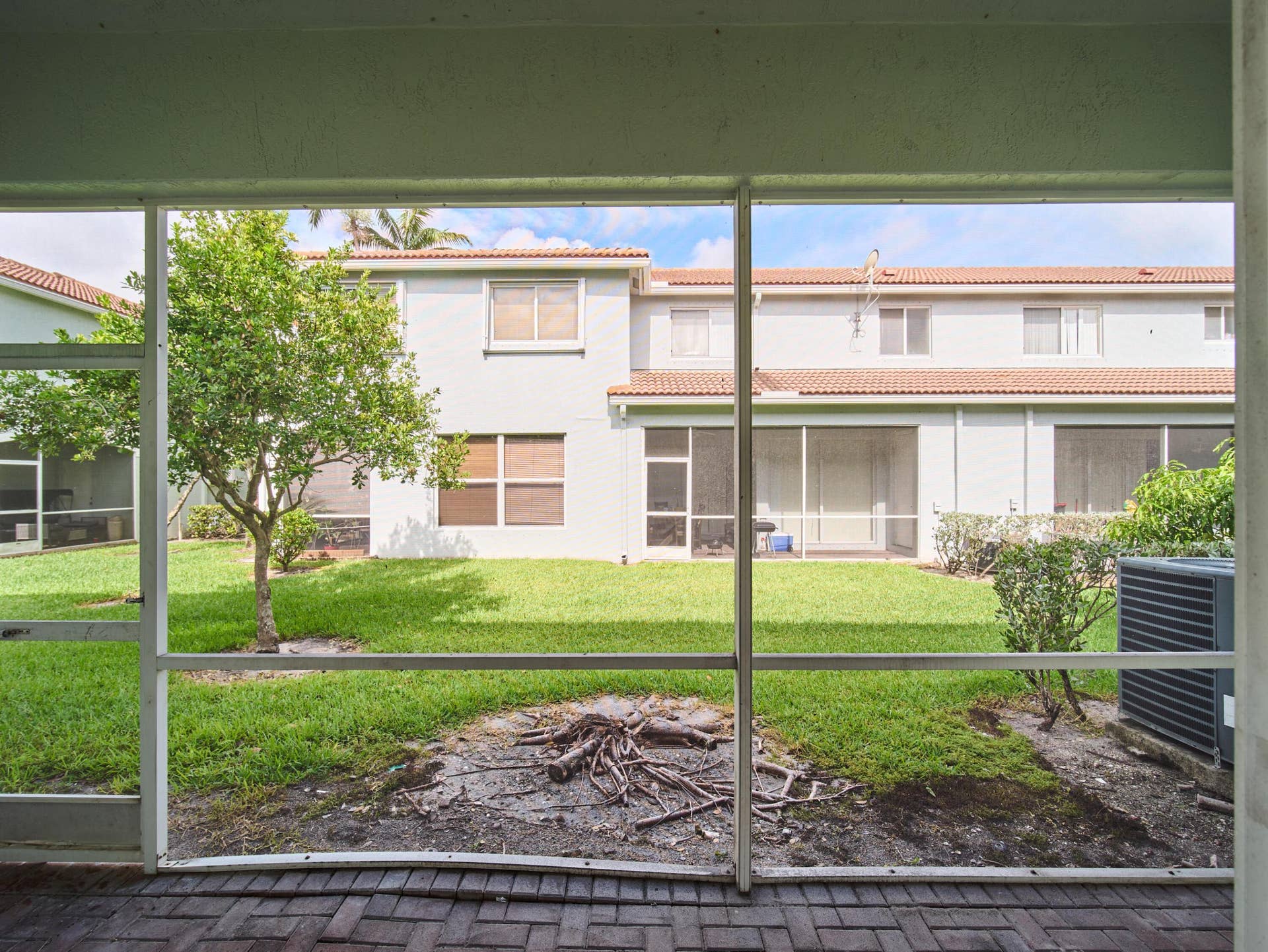 2052 Oakhurst Way, Riviera Beach, FL 33404 P1172450_HDR
