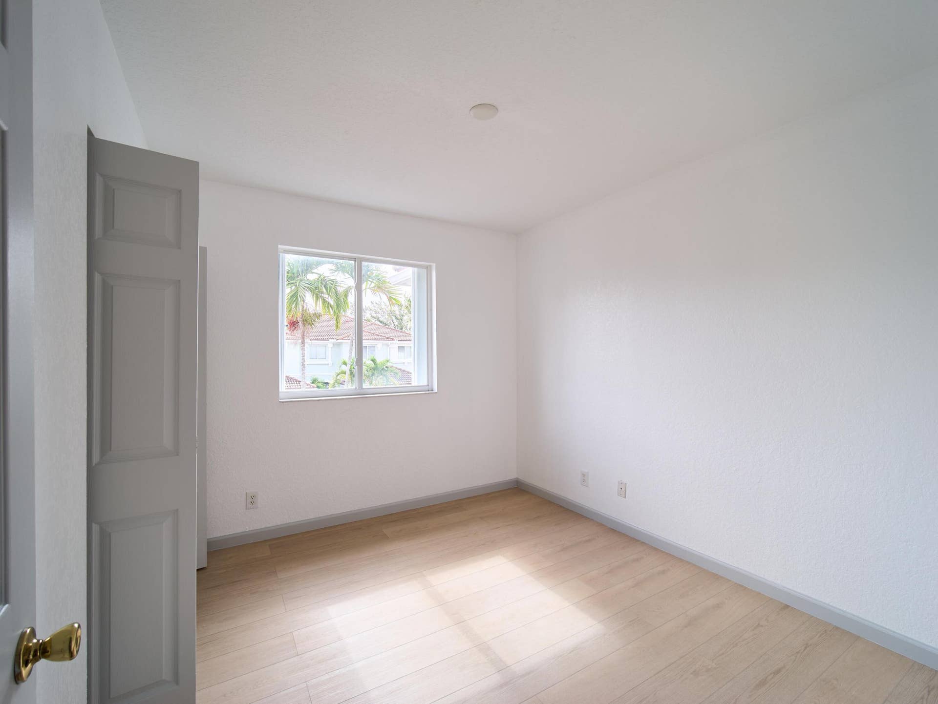 2052 Oakhurst Way, Riviera Beach, FL 33404 P1172352_HDR