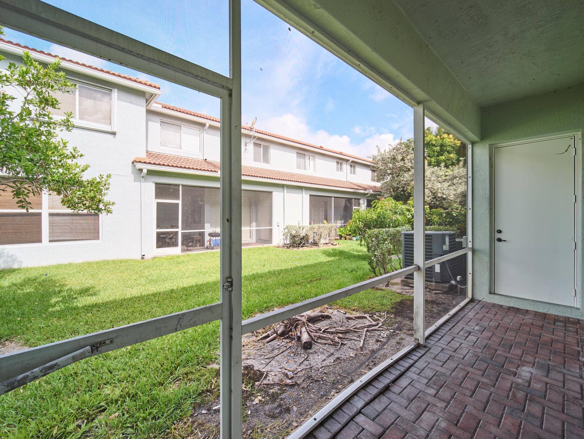 2052 Oakhurst Way, Riviera Beach, FL 33404 P1172443_HDR