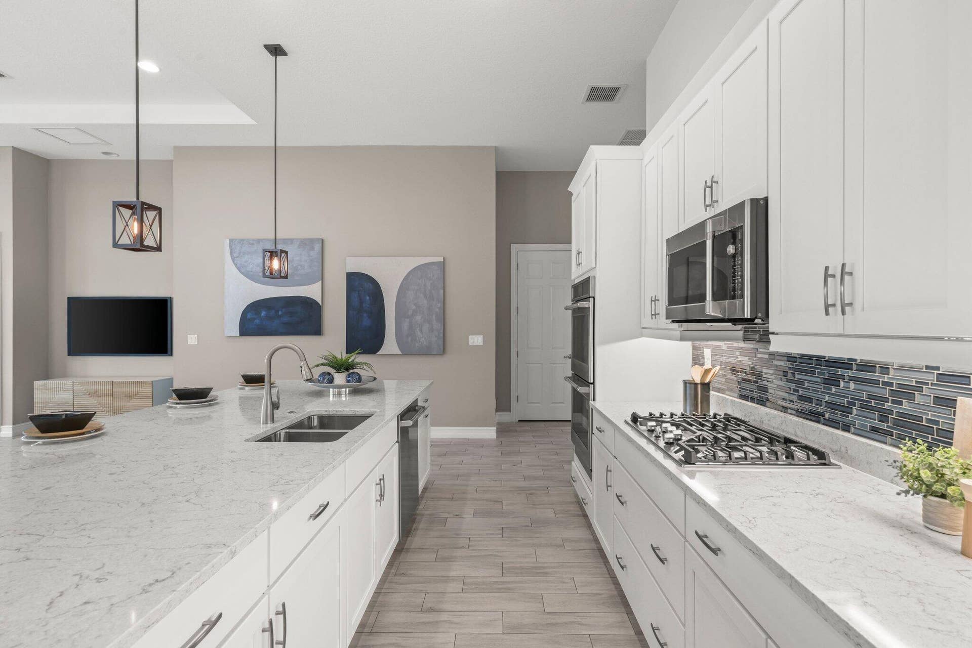 11856 Leon Circle West - 13.jpg-SMALL
