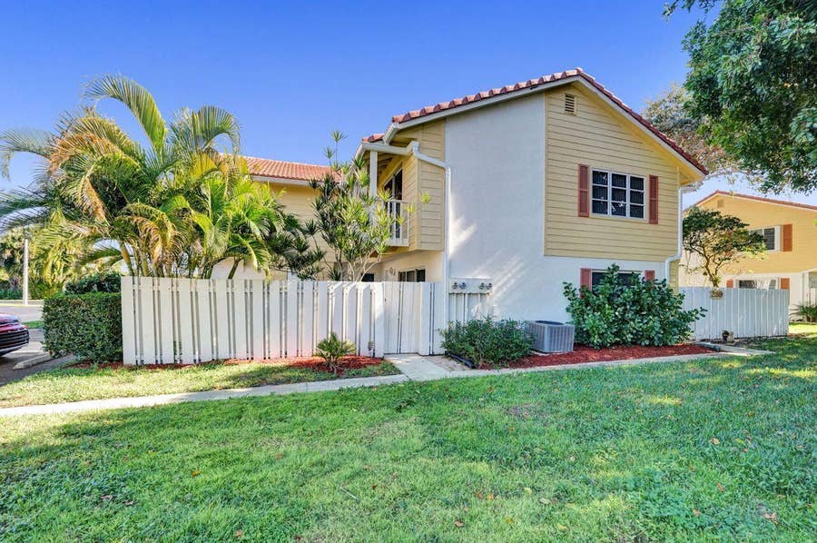 Property photo for 260 Seabreeze Circle, Jupiter, FL