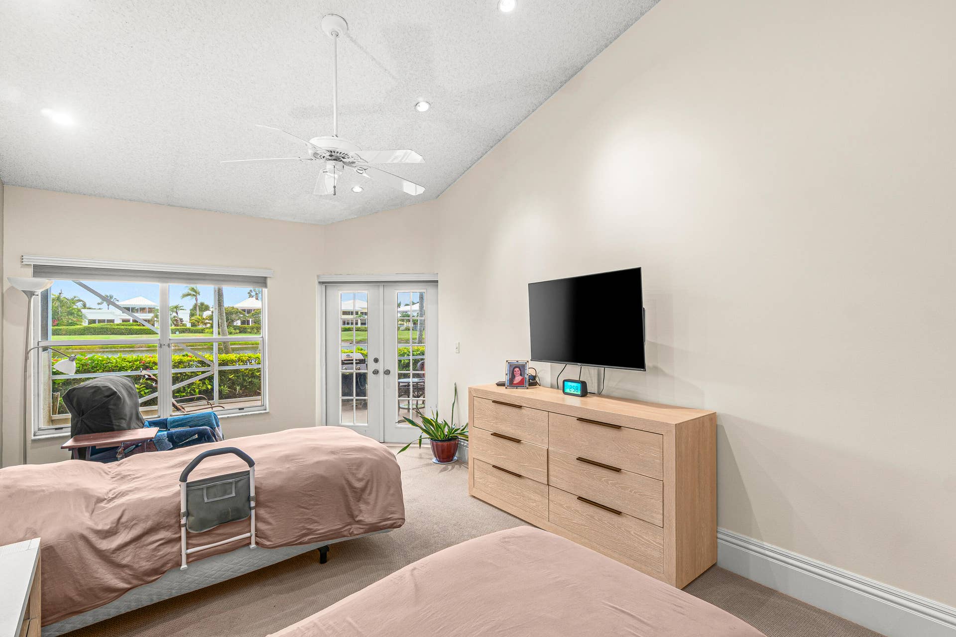 5246 Windsor Parke Drive, Boca Raton, FL 33496 Primary bedroom