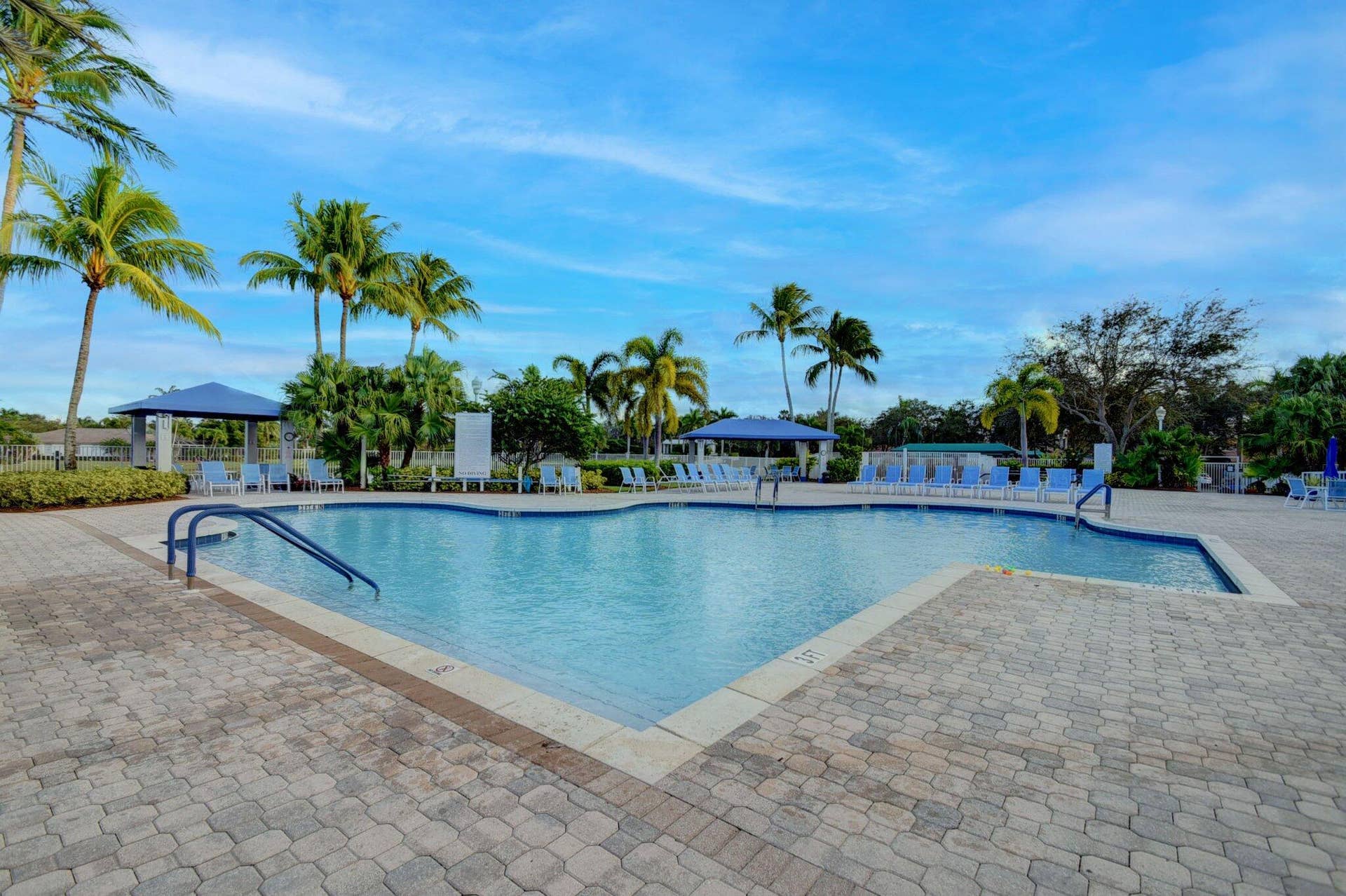 2752 Clipper Circle, West Palm Beach, FL 33411 7Family Pool