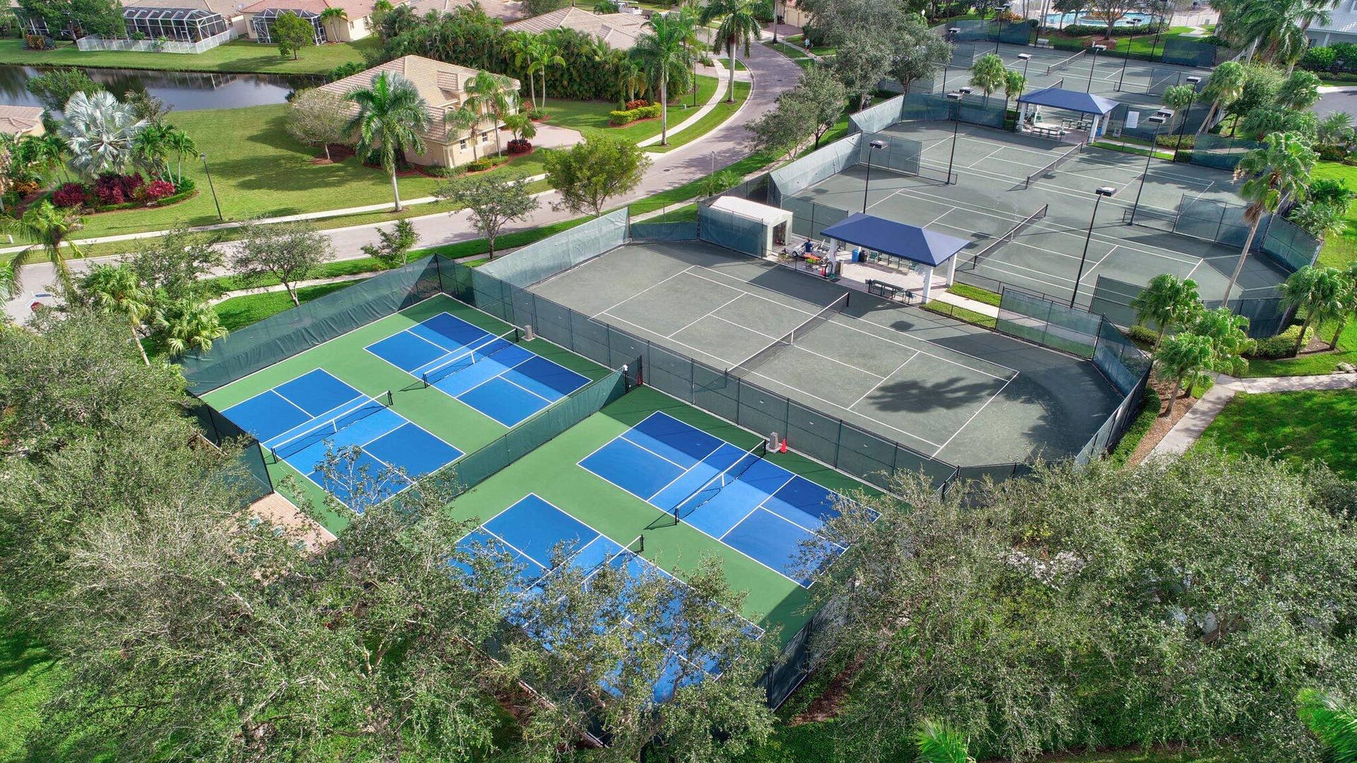 2752 Clipper Circle, West Palm Beach, FL 33411 4-Racquet System