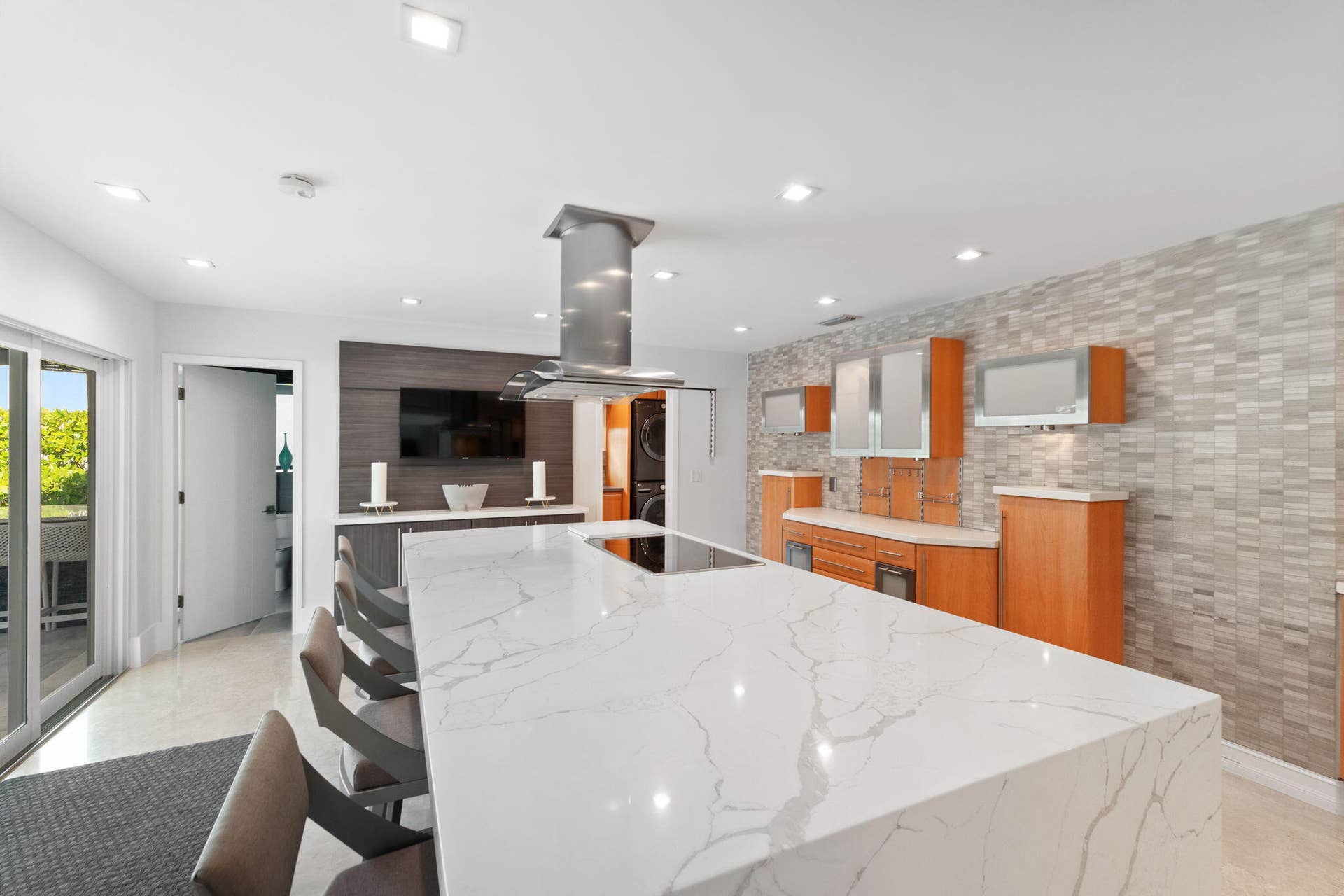 3321 NE 59th Street, Fort Lauderdale, FL 33308 kitchen