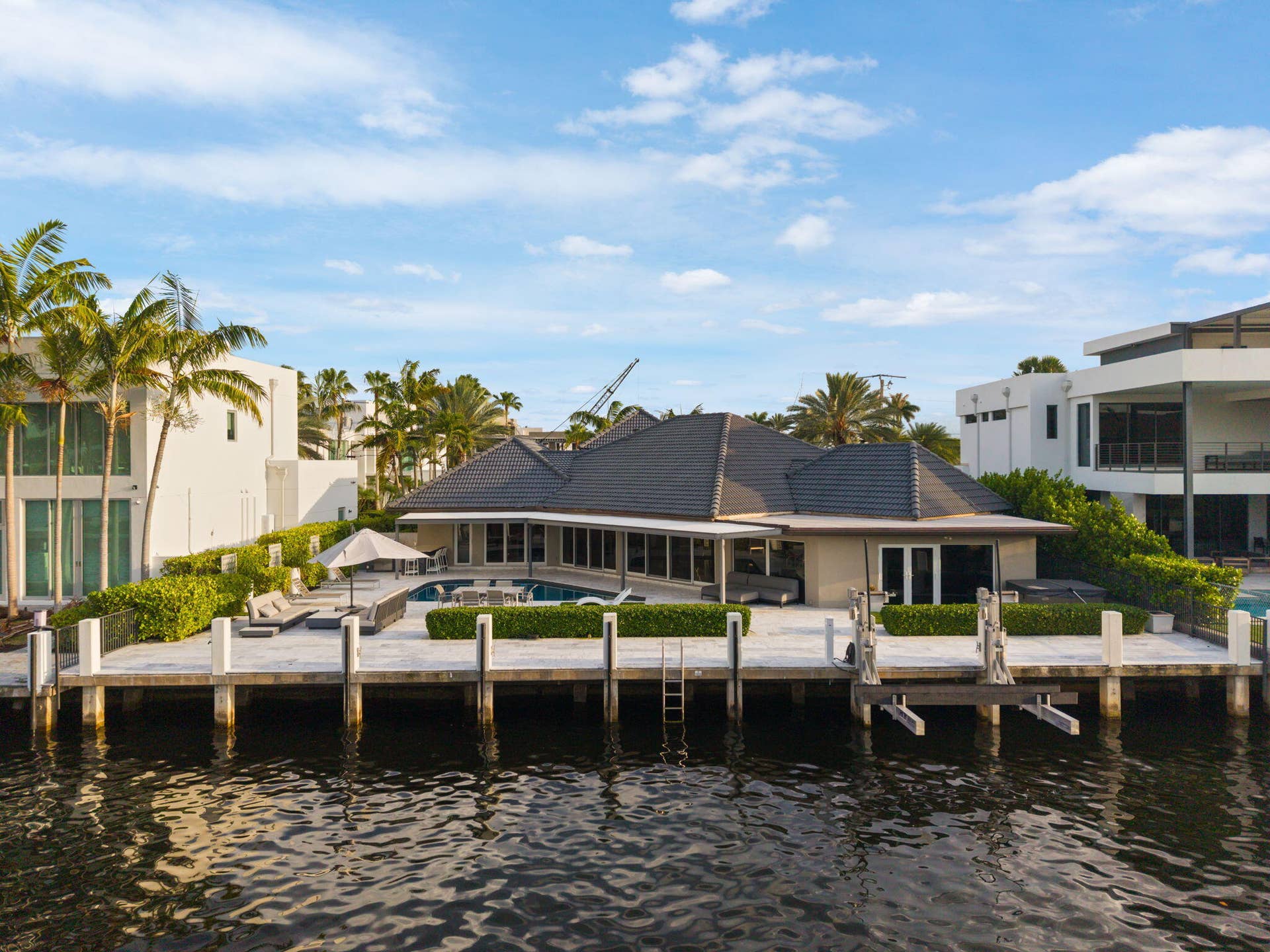 3321 NE 59th Street, Fort Lauderdale, FL 33308 48-web-or-mls-DJI_20260529190122_0333_D