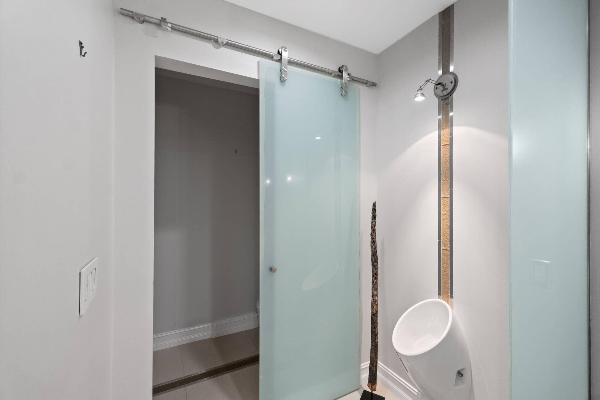 3321 NE 59th Street, Fort Lauderdale, FL 33308 primary bathroom urinal and comode