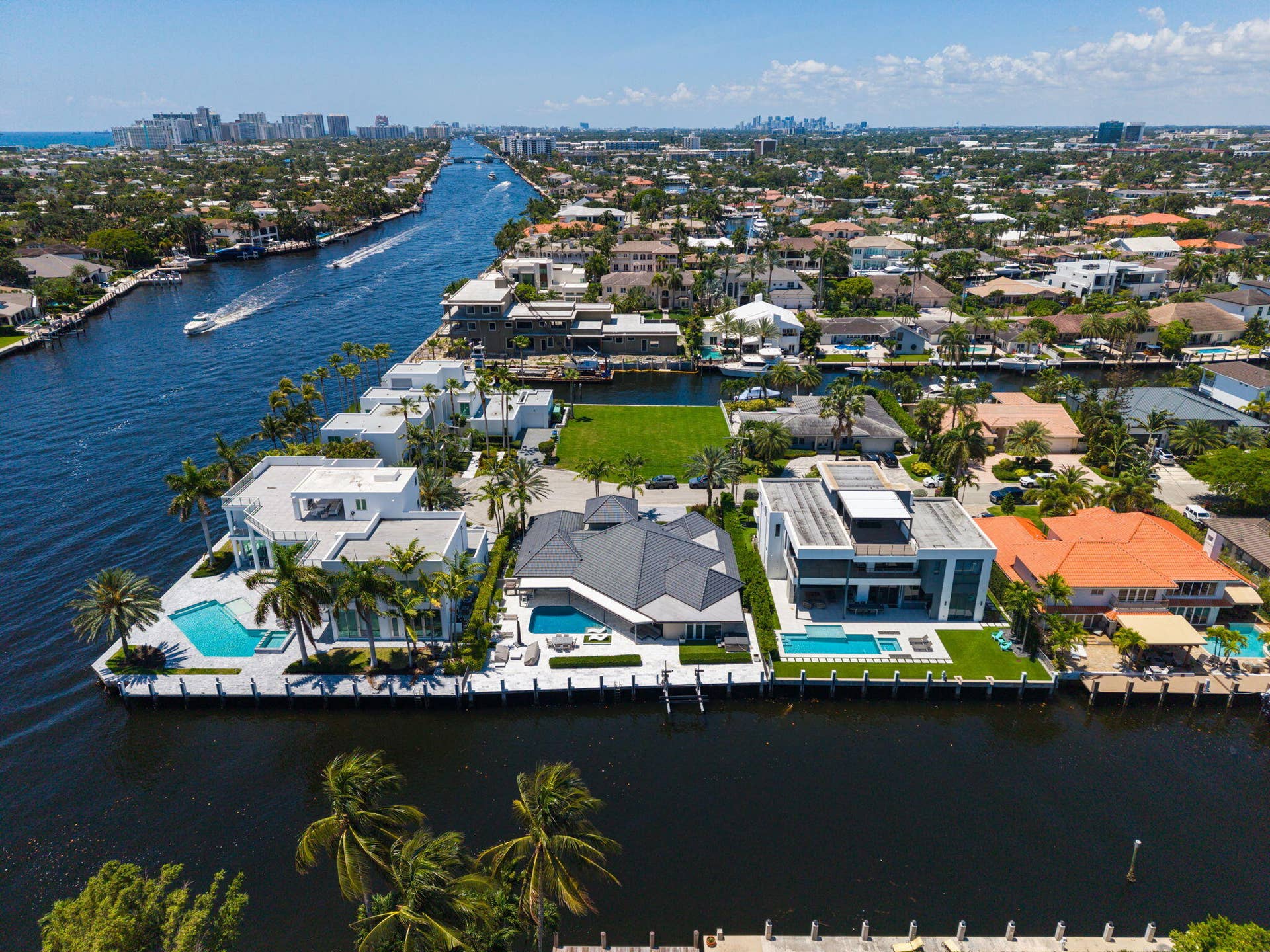 3321 NE 59th Street, Fort Lauderdale, FL 33308 46-web-or-mls-DJI_20260516121809_0236_D