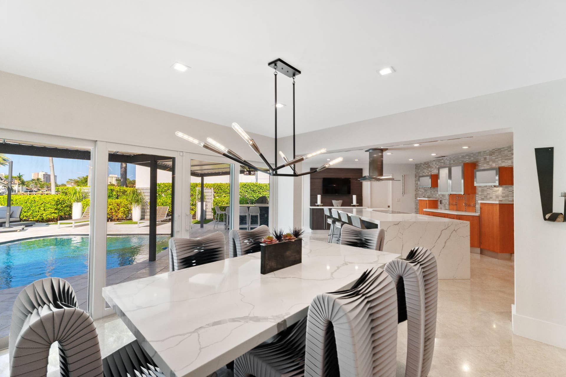 3321 NE 59th Street, Fort Lauderdale, FL 33308 dinning room to kitchen
