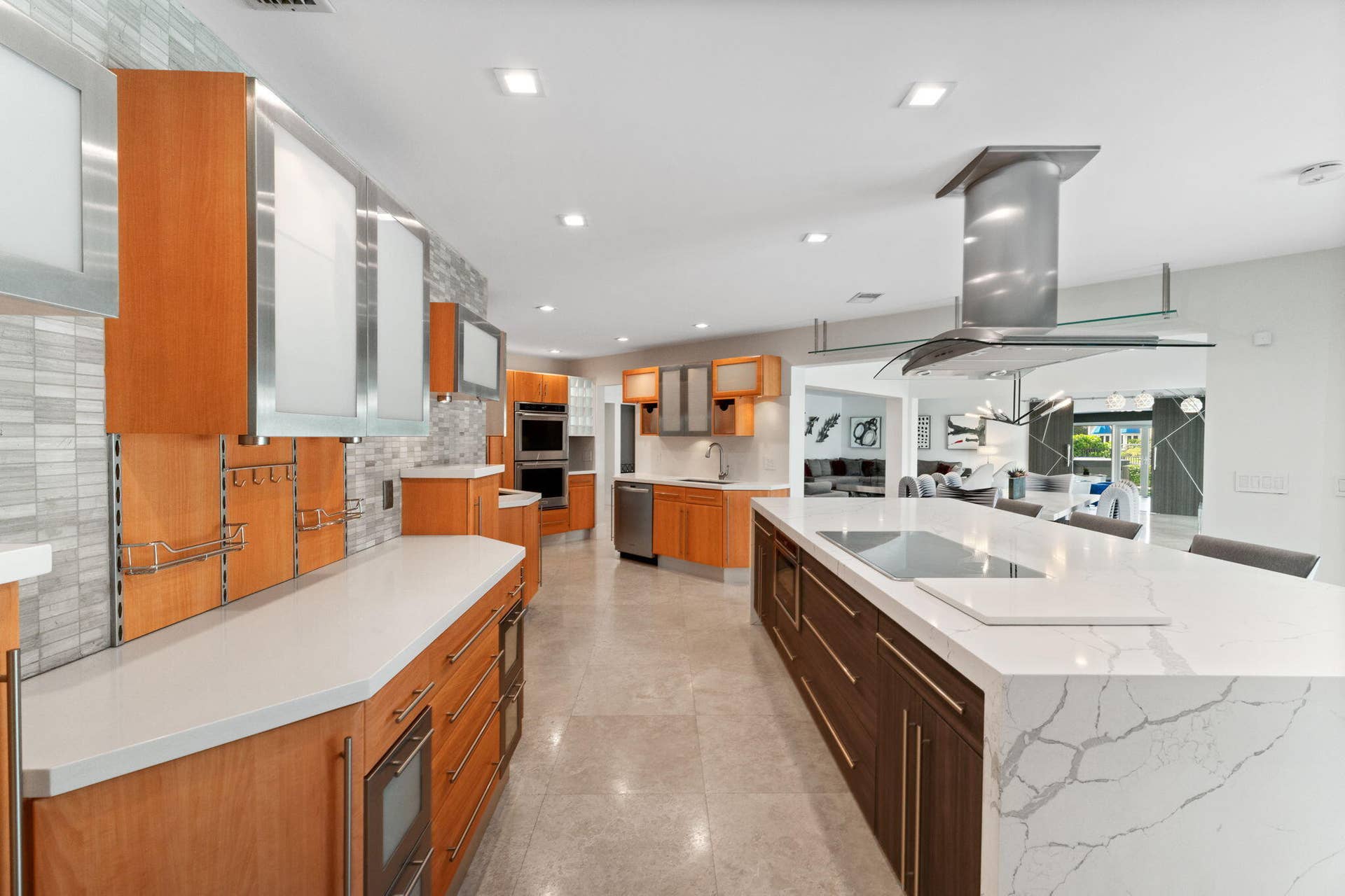 3321 NE 59th Street, Fort Lauderdale, FL 33308 kitchen