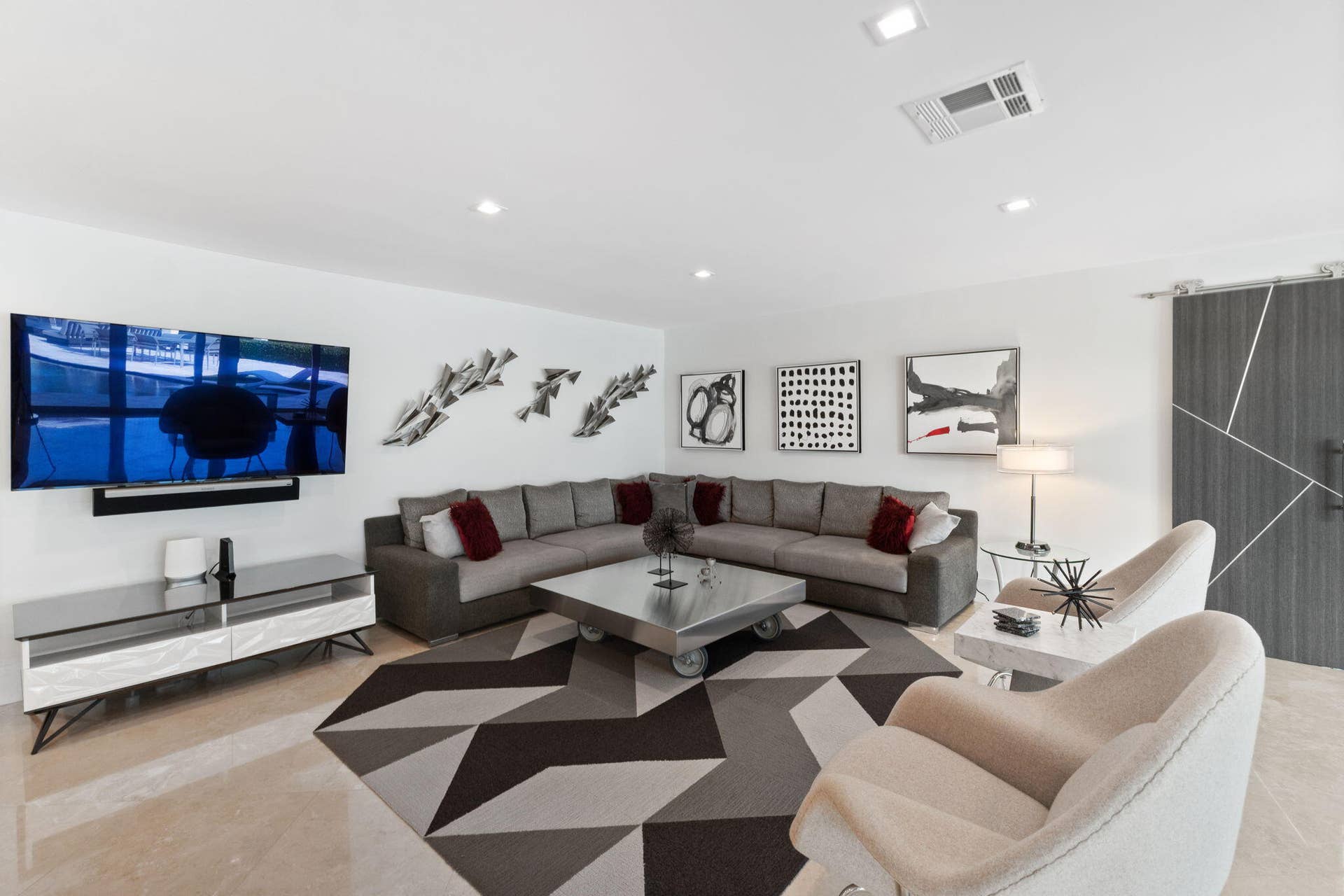 3321 NE 59th Street, Fort Lauderdale, FL 33308 living room