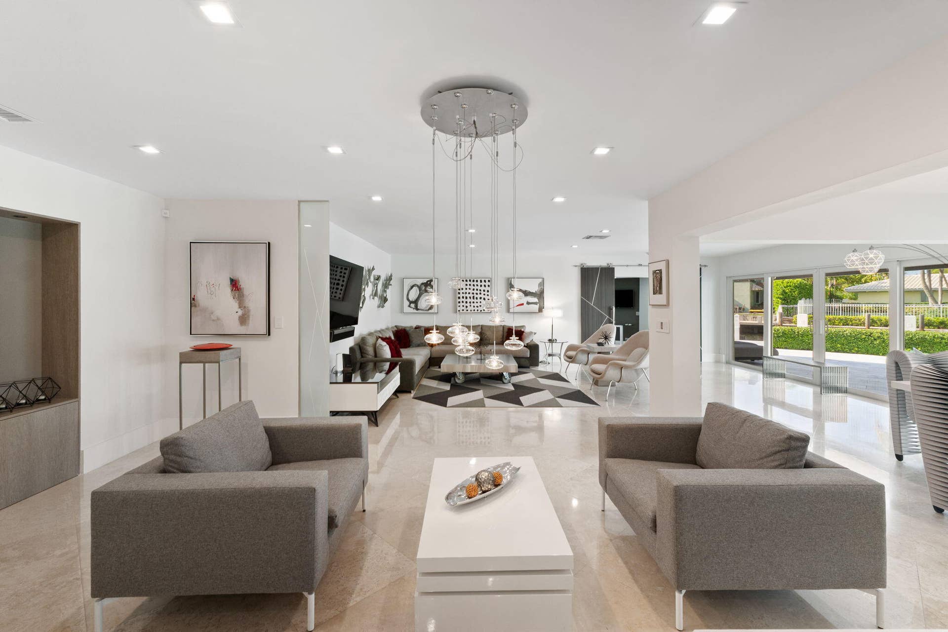 3321 NE 59th Street, Fort Lauderdale, FL 33308 entry to living room