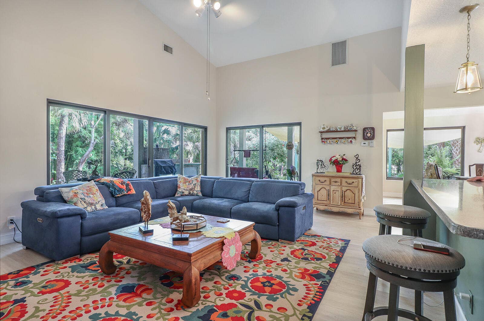 8259 155th Place N, Palm Beach Gardens, FL 33418 15-Family Room