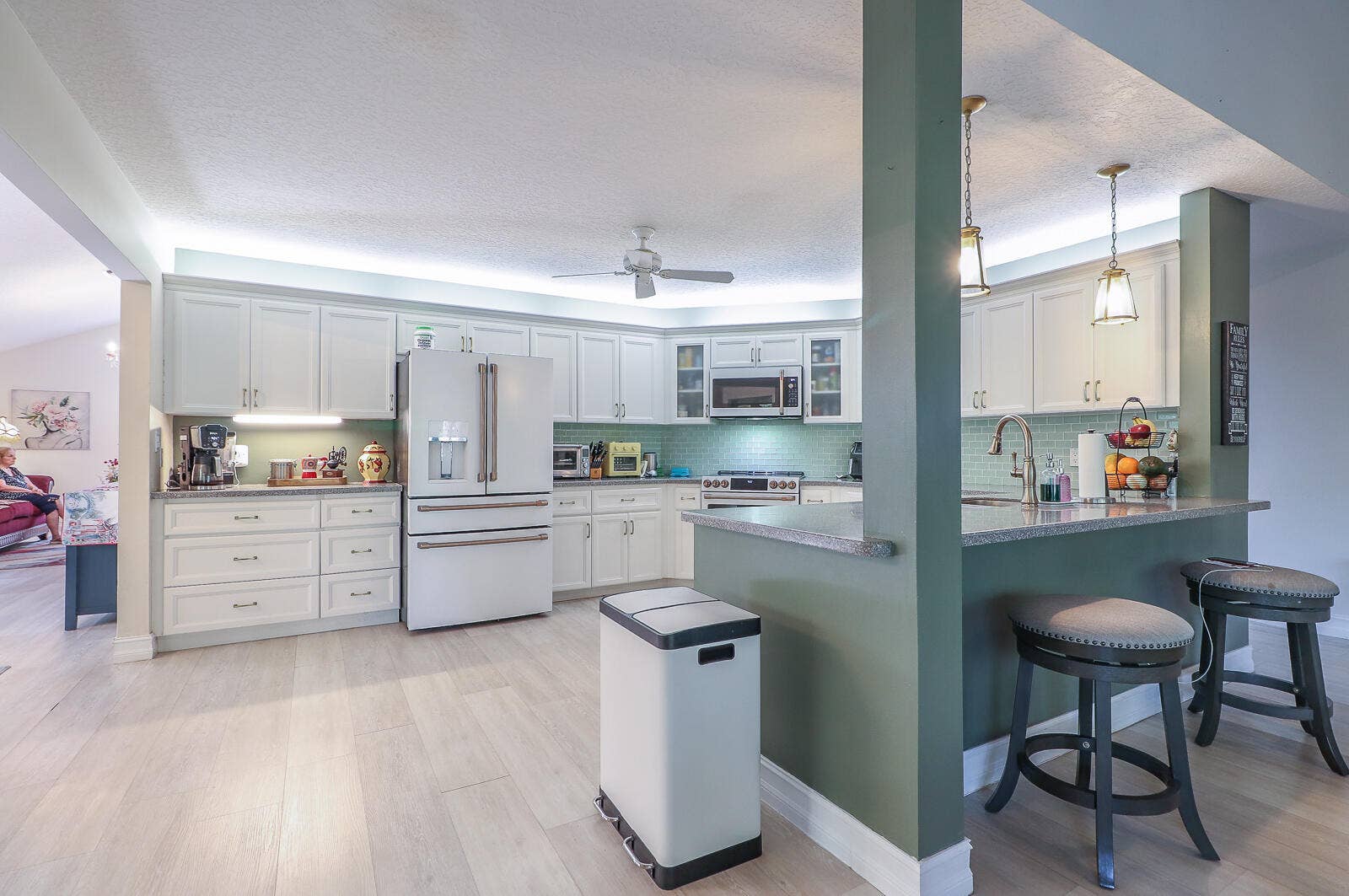 8259 155th Place N, Palm Beach Gardens, FL 33418 14-Kitchen