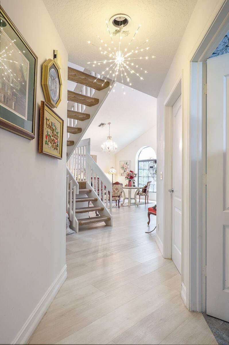8259 155th Place N, Palm Beach Gardens, FL 33418 18-Hallway
