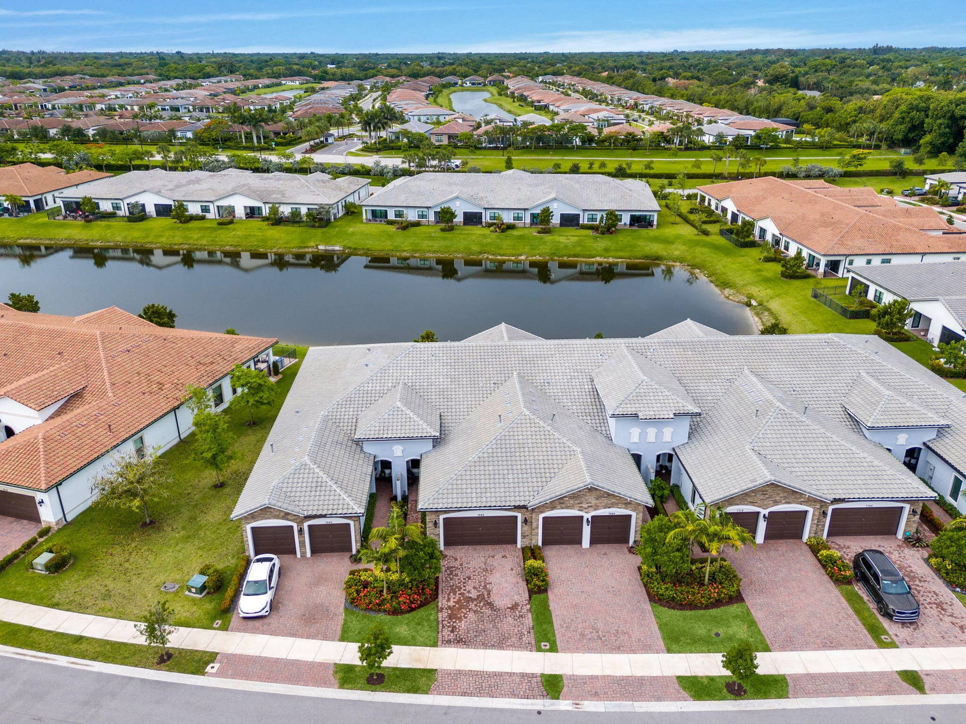 7642 N Blue Spring Drive, Parkland, FL 33067 50-web-or-mls-DJI_20260528101551_0055_D