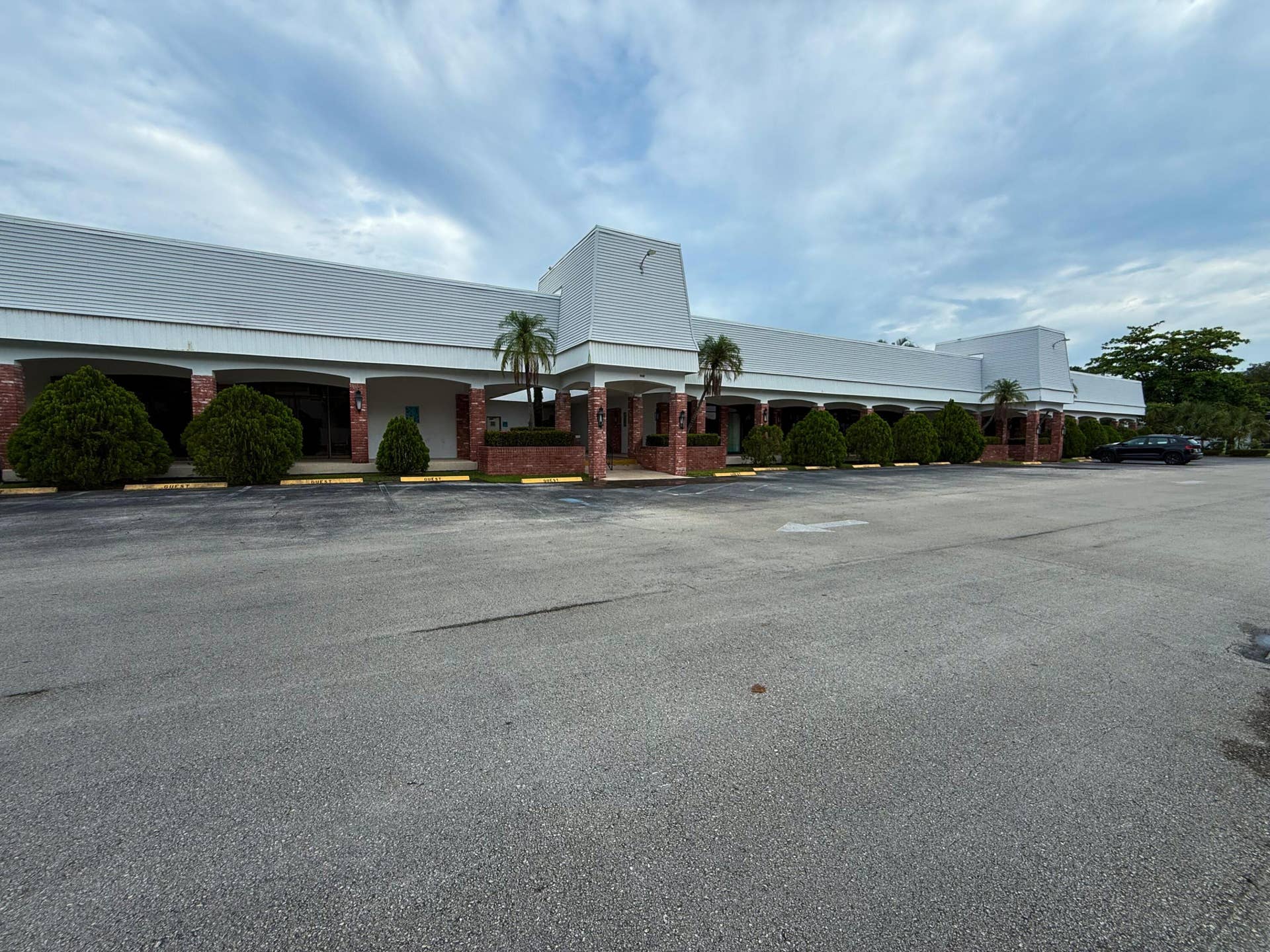 604 NE 2nd Street, #122, Dania Beach, FL 33004 Clubhouse