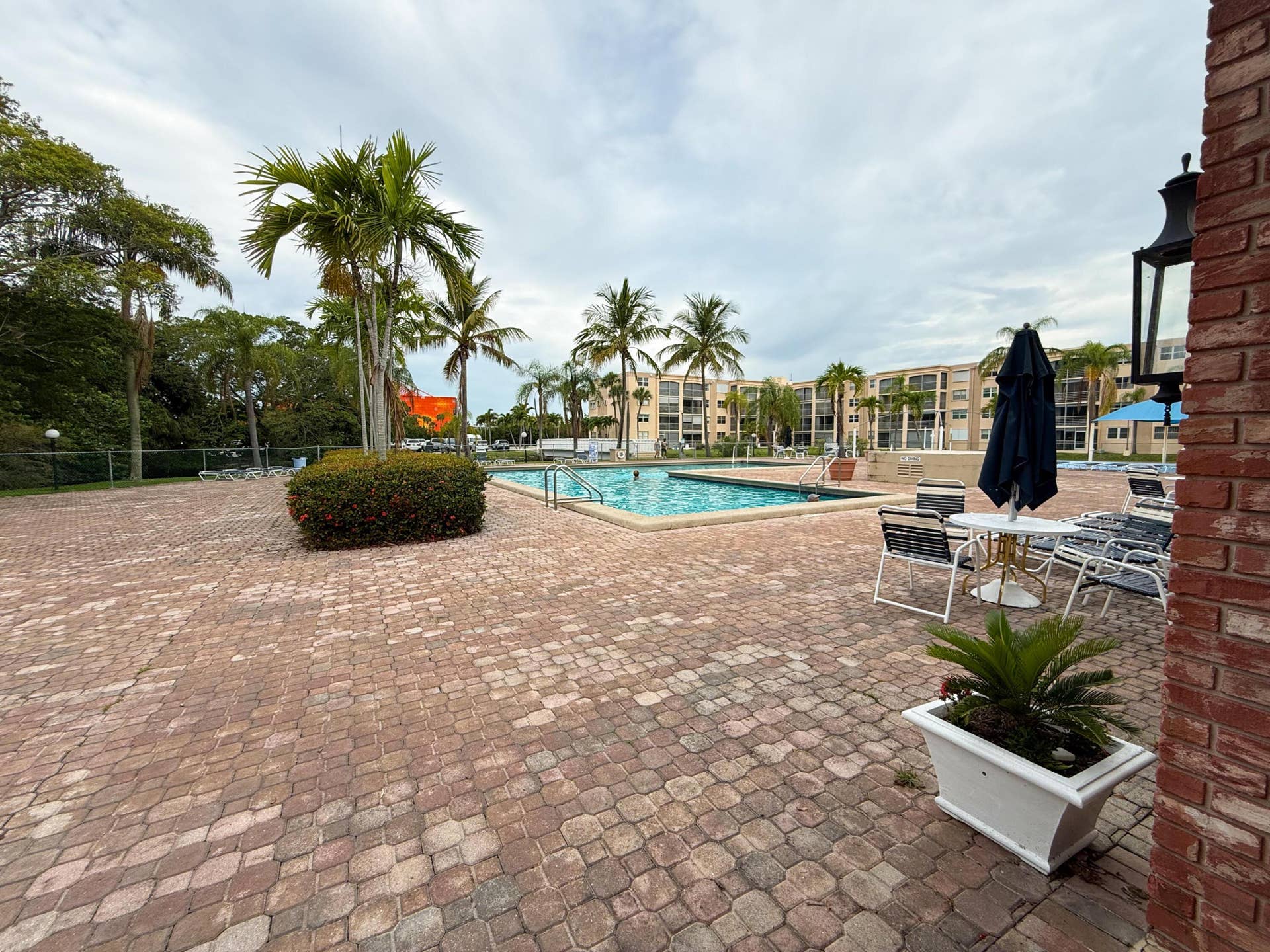 604 NE 2nd Street, #122, Dania Beach, FL 33004 Community Pool