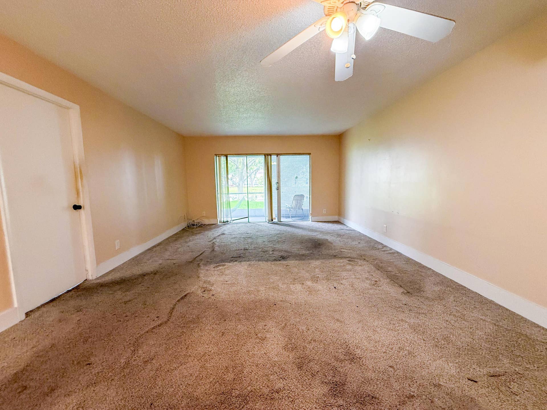 604 NE 2nd Street, #122, Dania Beach, FL 33004 Living area