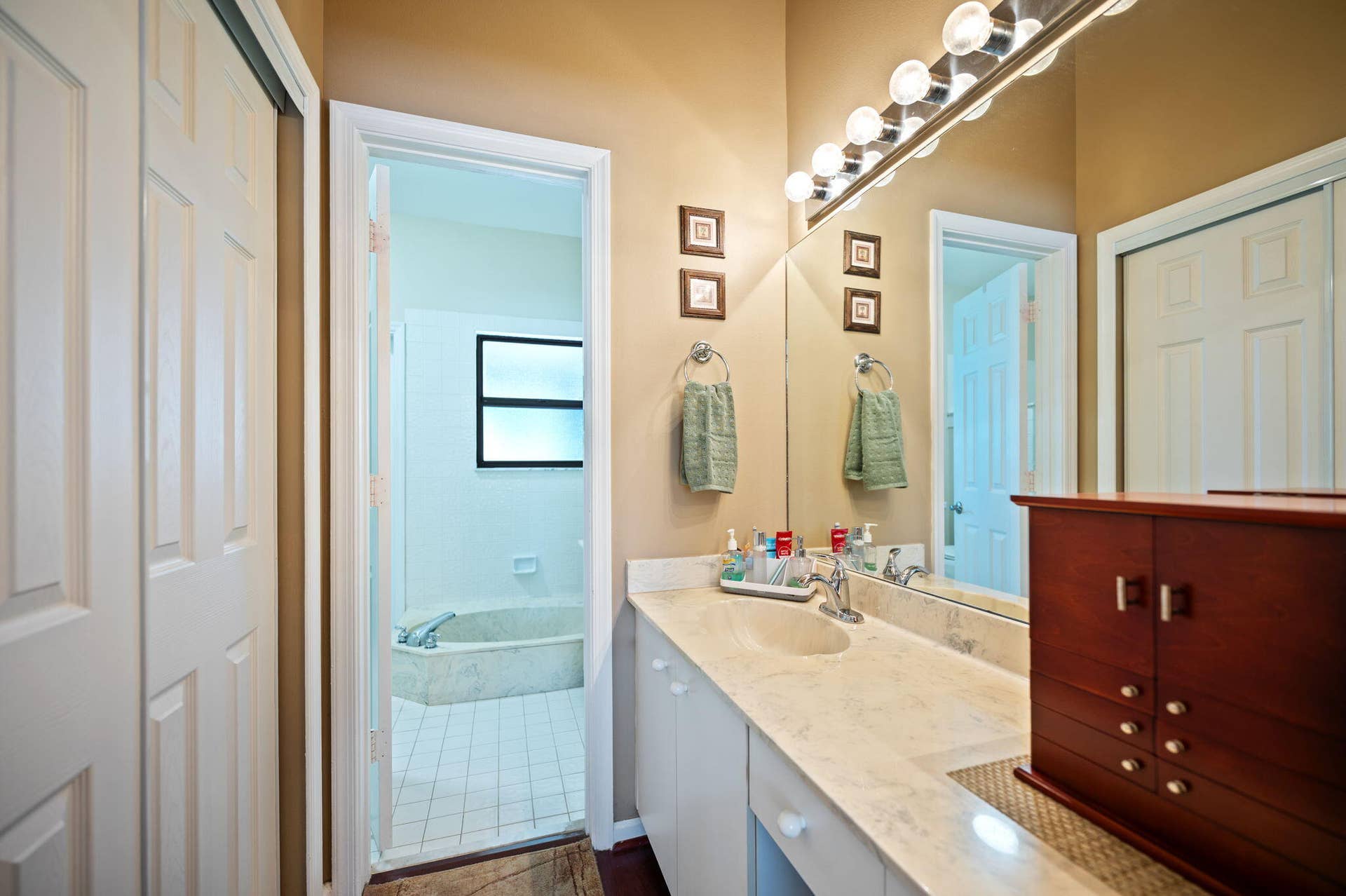 5531 Hawkes Bluff Avenue, Davie, FL 33331 15-web-or-mls-5531-hawkes-bluff-ave