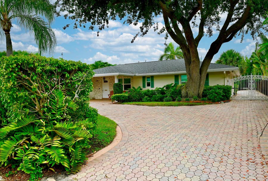 Property photo for 129 Alhambra Place, West Palm Beach, FL