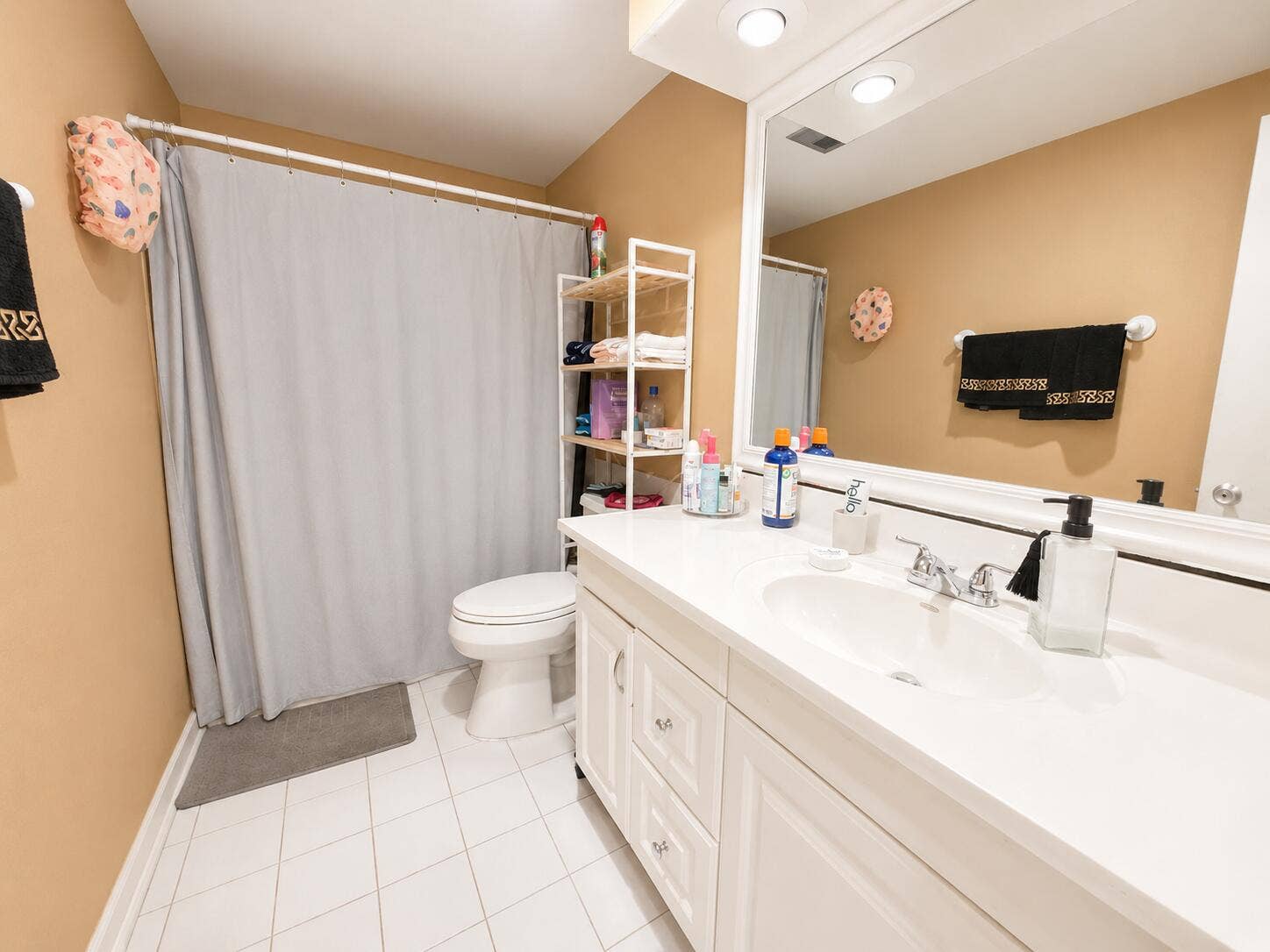 5203 NE 24 Terr, chat bath1