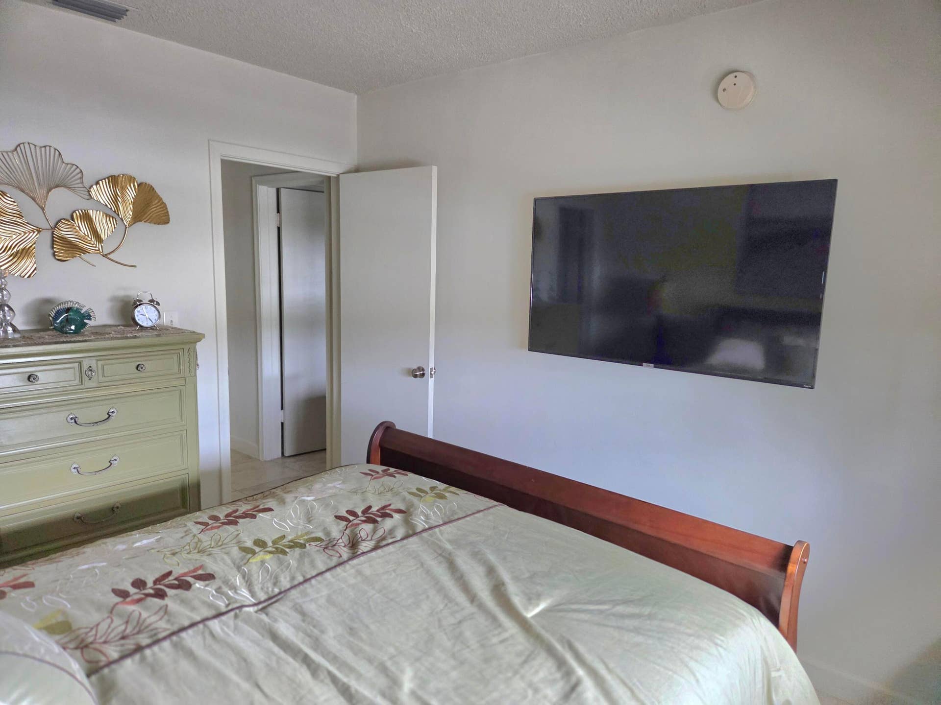 2100 NE 38th Street NE, #207, Lighthouse Point, FL 33064 Guest Bedroom