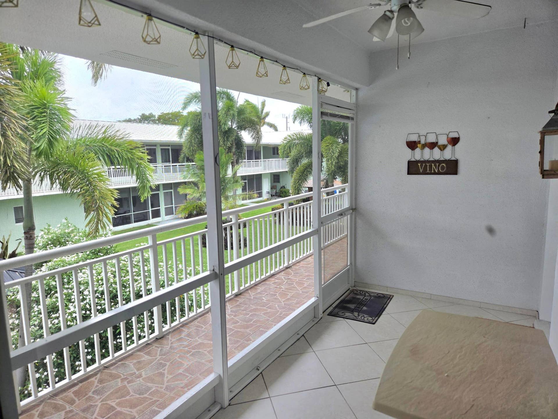 2100 NE 38th Street NE, #207, Lighthouse Point, FL 33064 Courtyard View