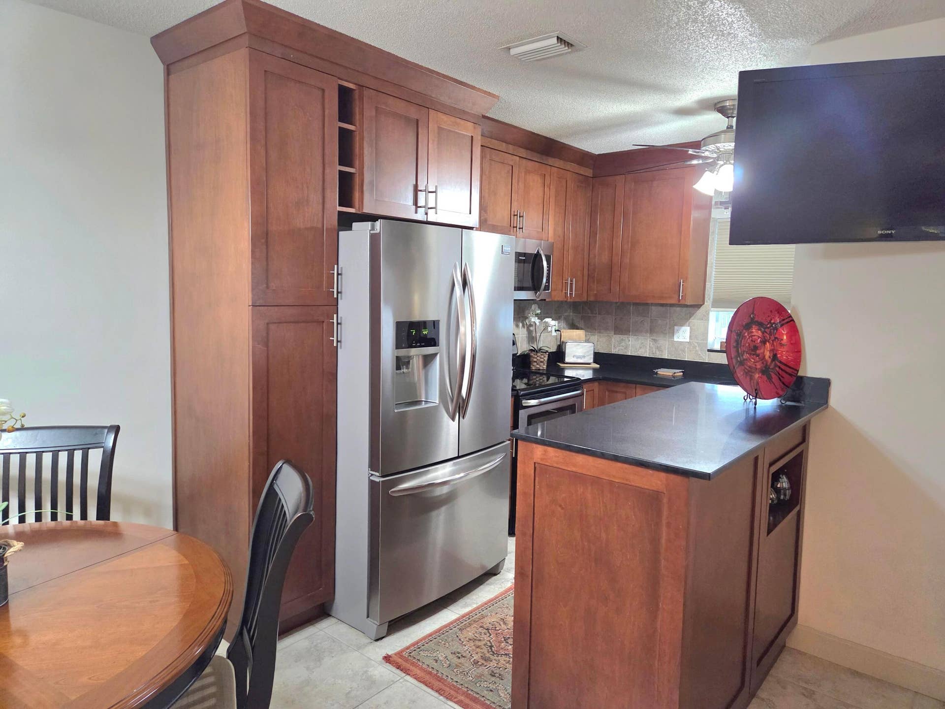 2100 NE 38th Street NE, #207, Lighthouse Point, FL 33064 Updated open kitchen