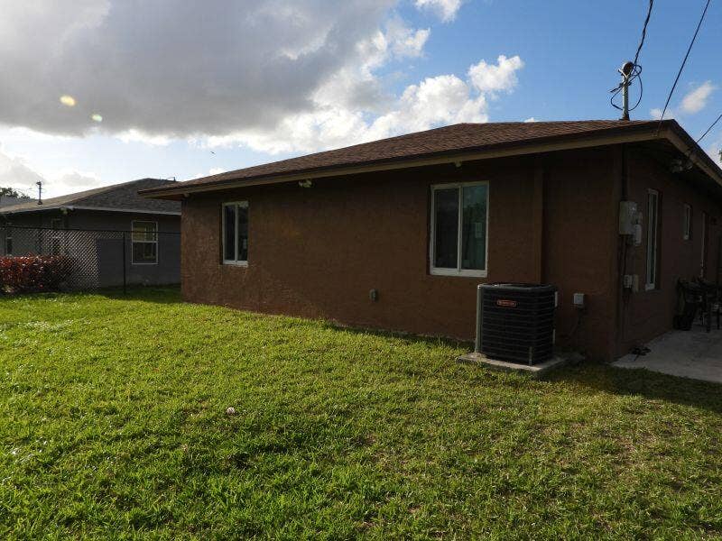 2764 NW 1st Court, Pompano Beach, FL 33069 Rear exterior