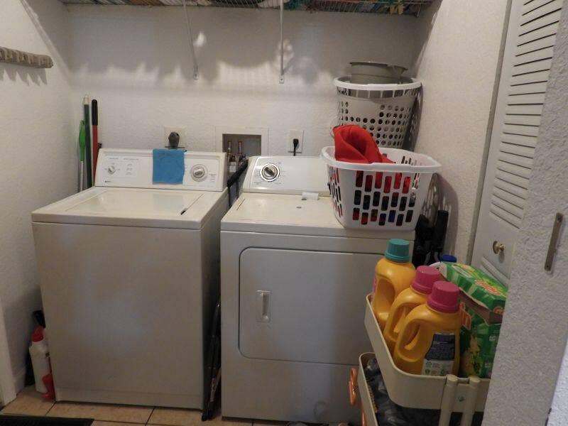 2764 NW 1st Court, Pompano Beach, FL 33069 Laundry Room