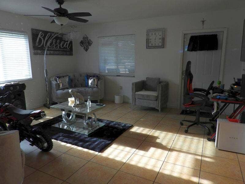 2764 NW 1st Court, Pompano Beach, FL 33069 Living Room