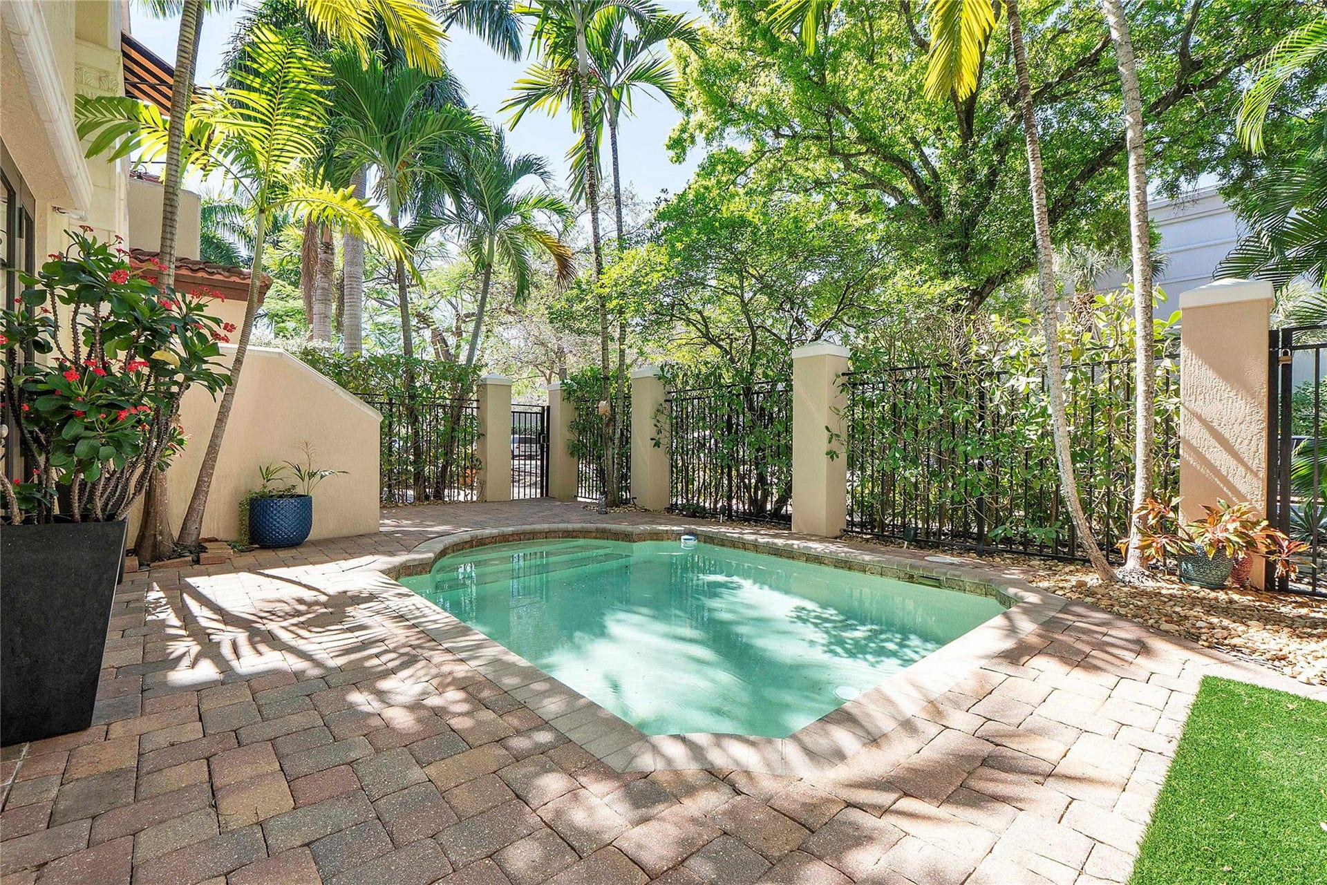 430 NE 7th Avenue, #430, Fort Lauderdale, FL 33301 Photo 4