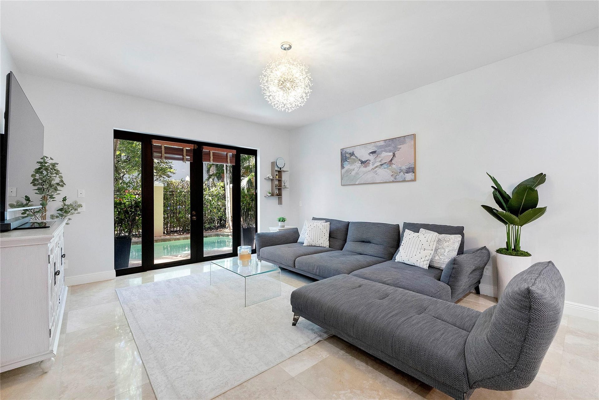 430 NE 7th Avenue, #430, Fort Lauderdale, FL 33301 Photo 5