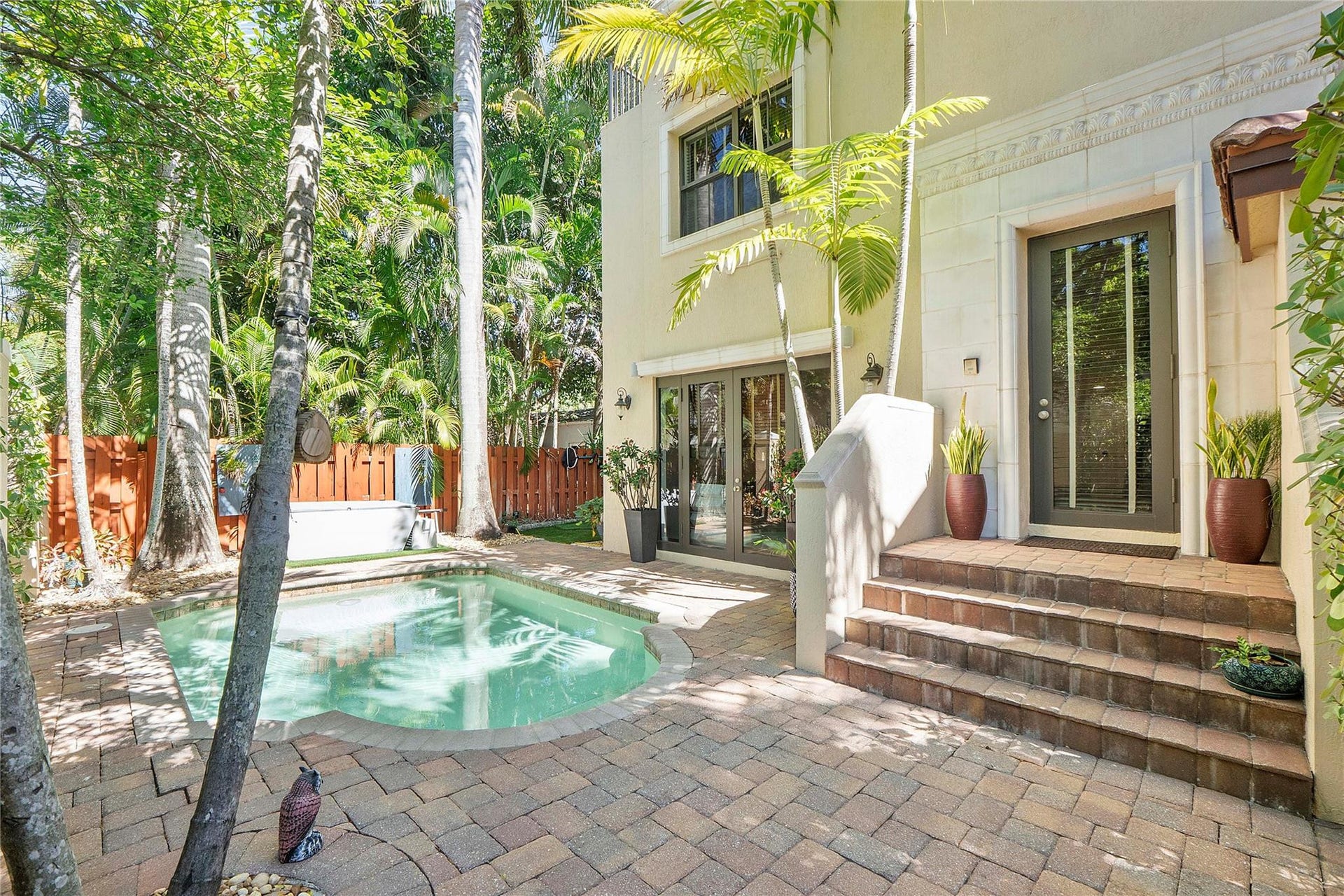 430 NE 7th Avenue, #430, Fort Lauderdale, FL 33301 Photo 2