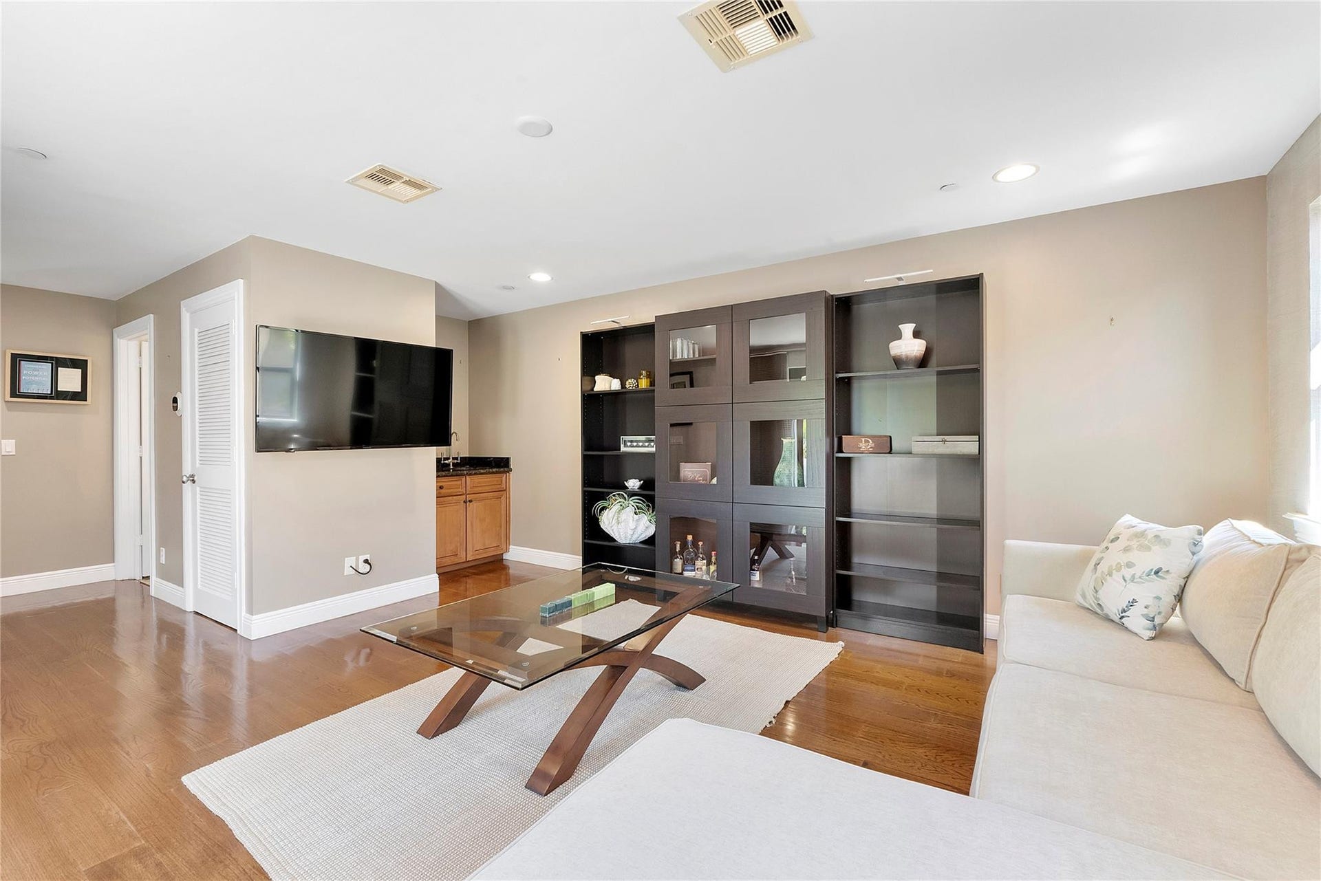 430 NE 7th Avenue, #430, Fort Lauderdale, FL 33301 Photo 22