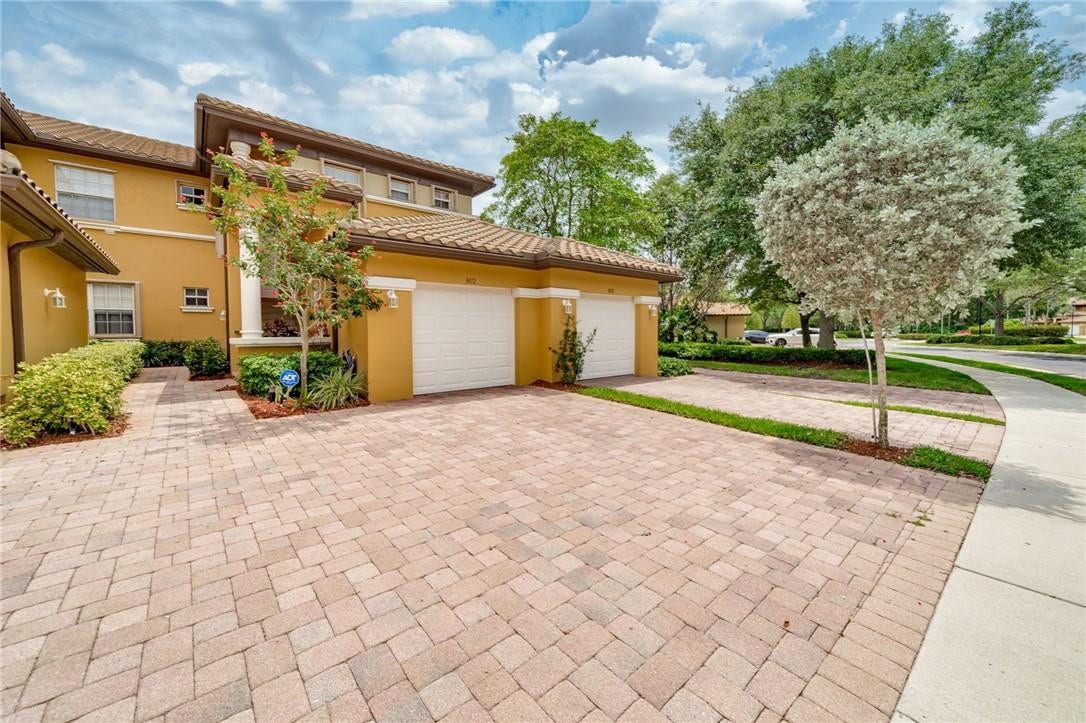 8012 NW 128th Lane, Parkland, FL 33076 Photo 3