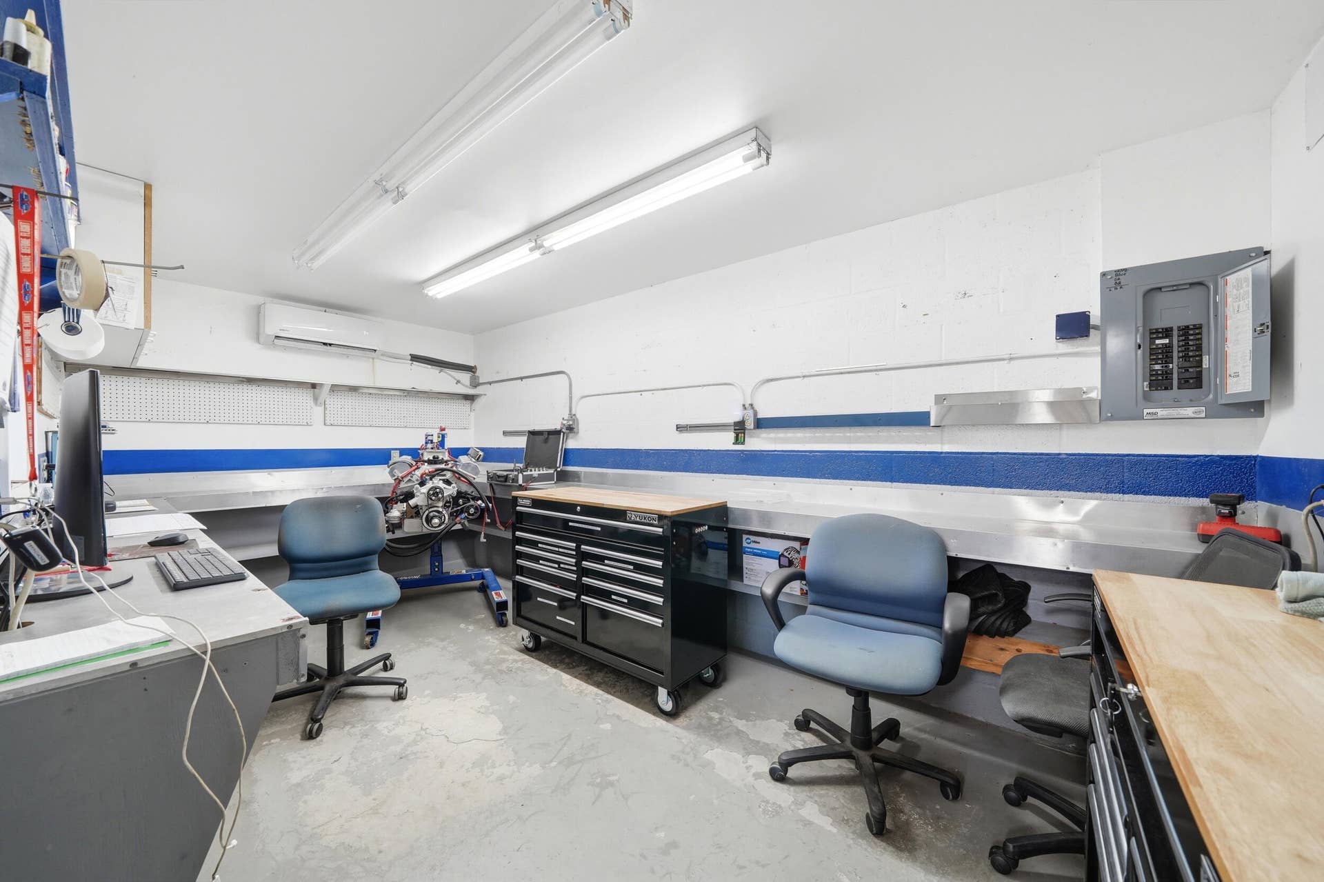 Office inside workshop under A/C